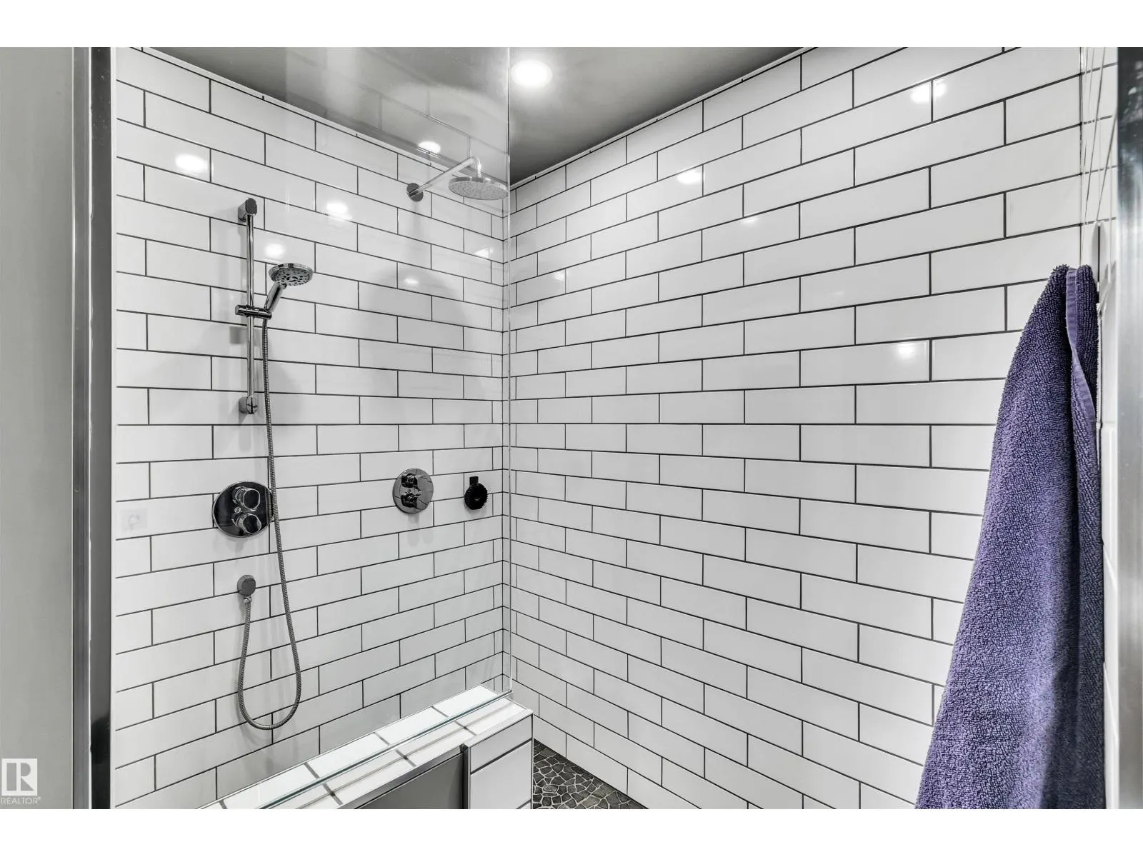 5111 52 ST