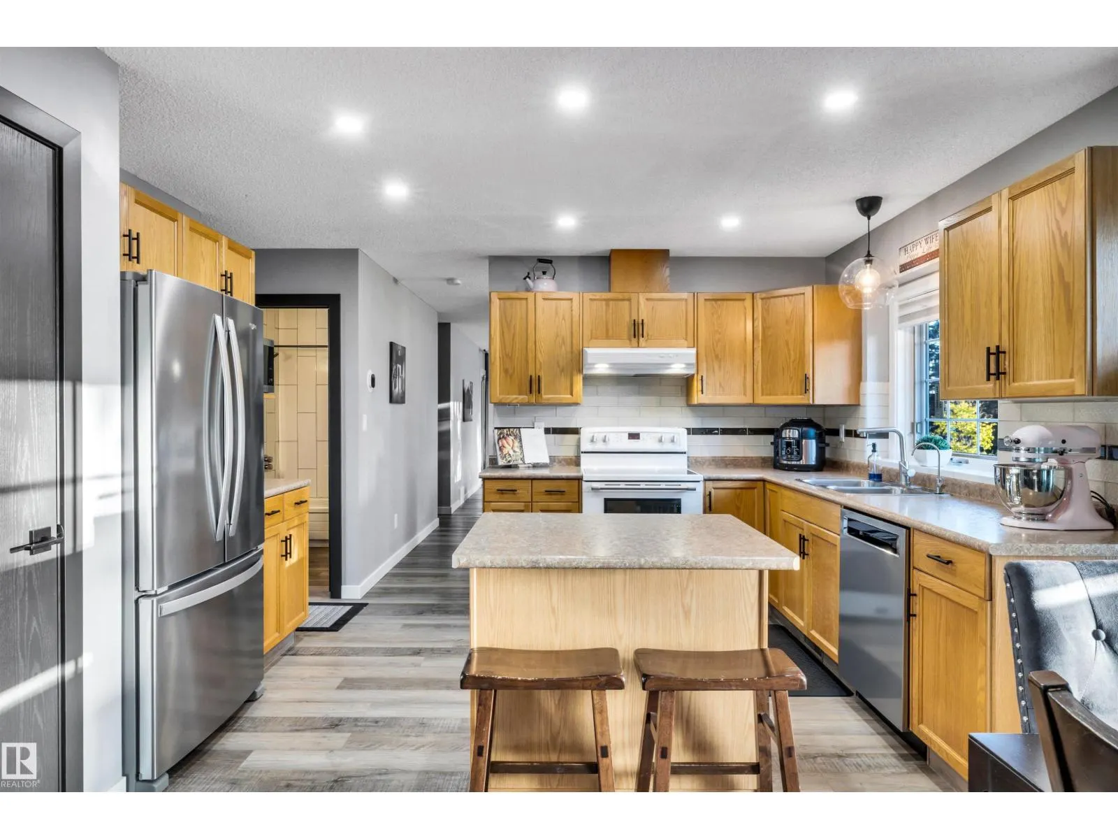 5111 52 ST