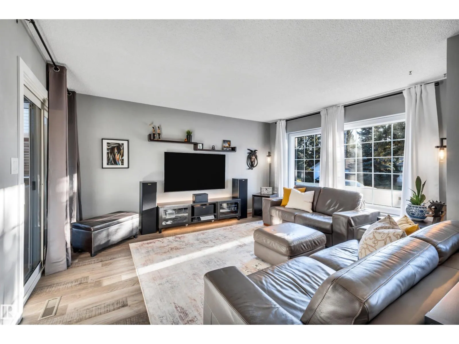5111 52 ST