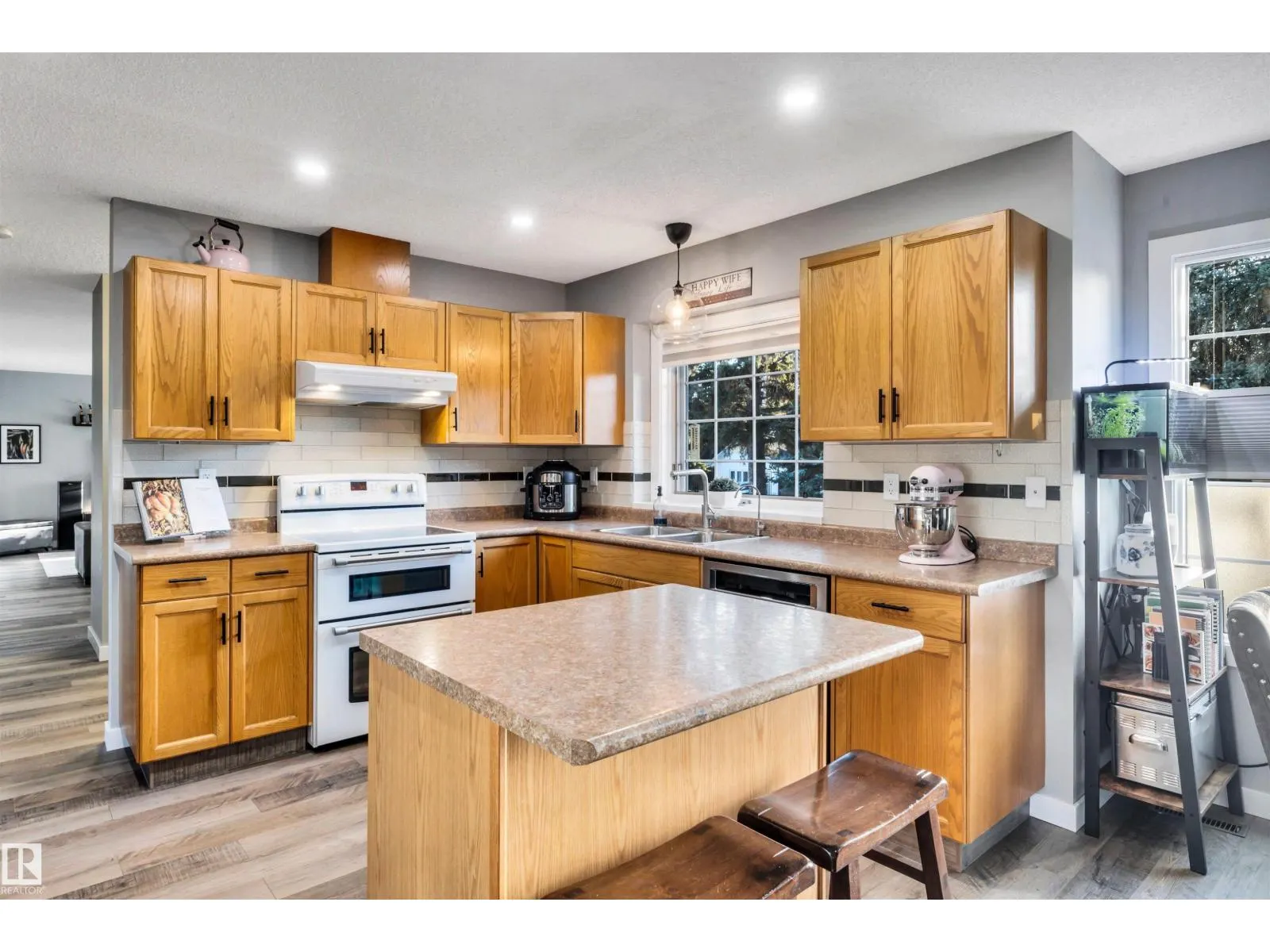 5111 52 ST