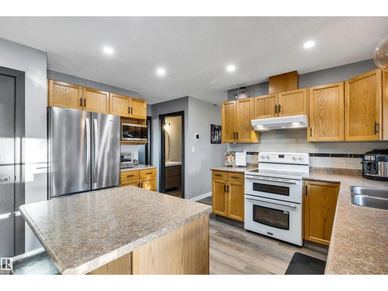 5111 52 ST