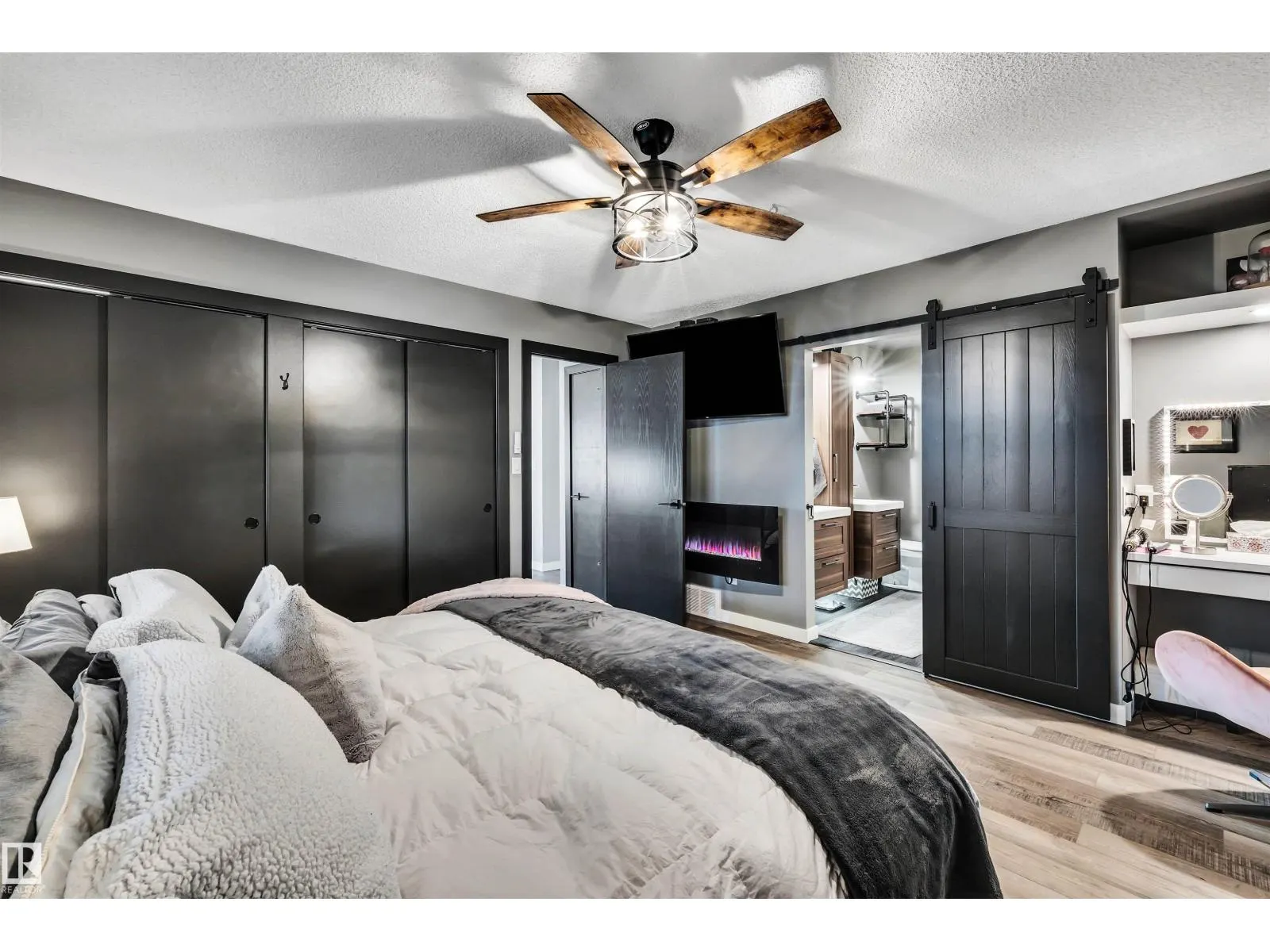 5111 52 ST