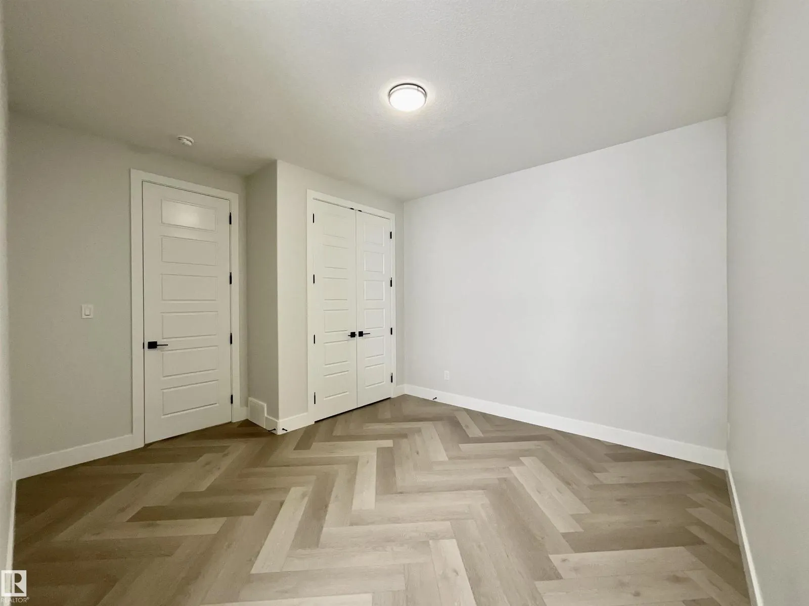 25 BAKER ST