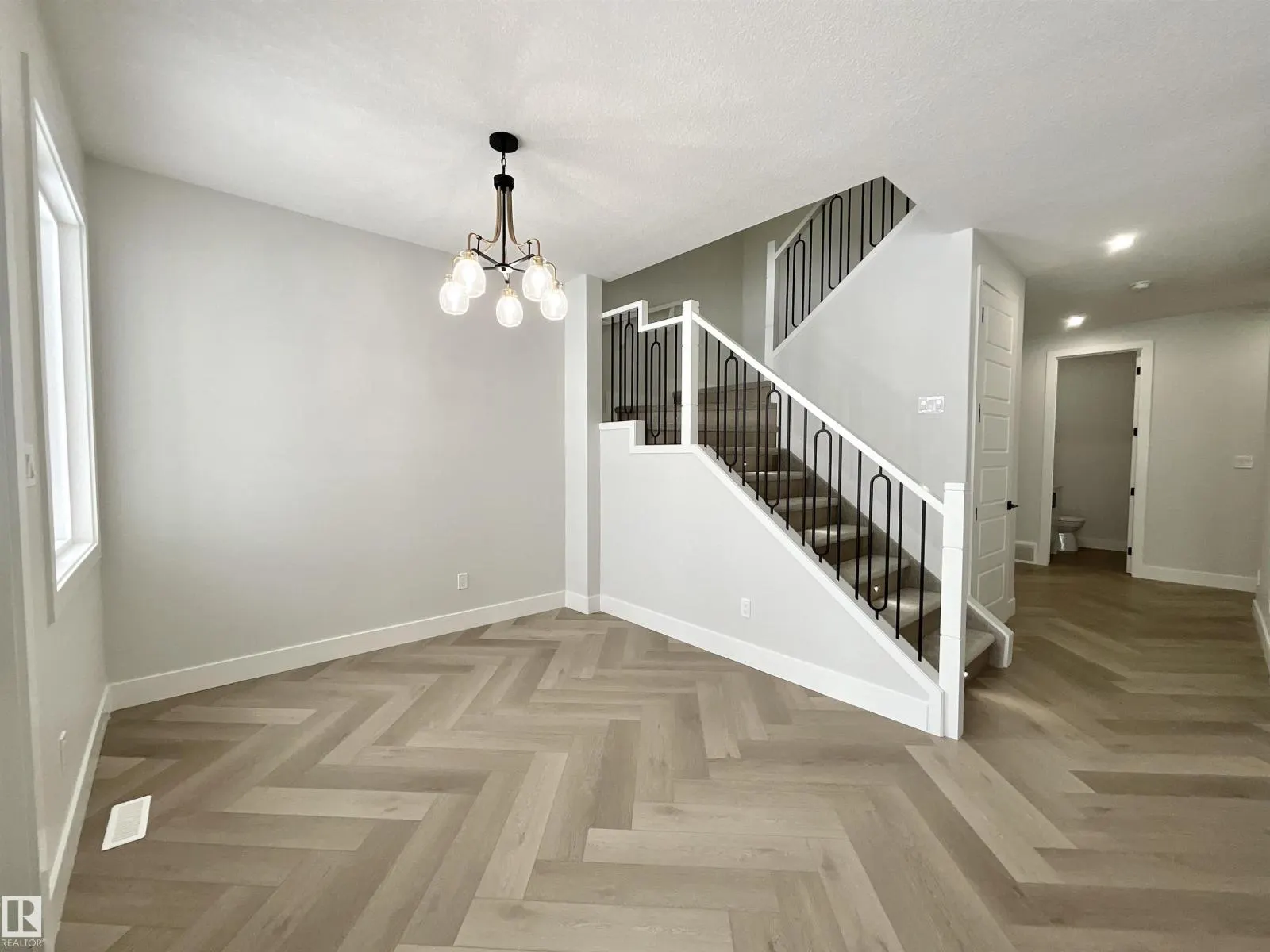25 BAKER ST