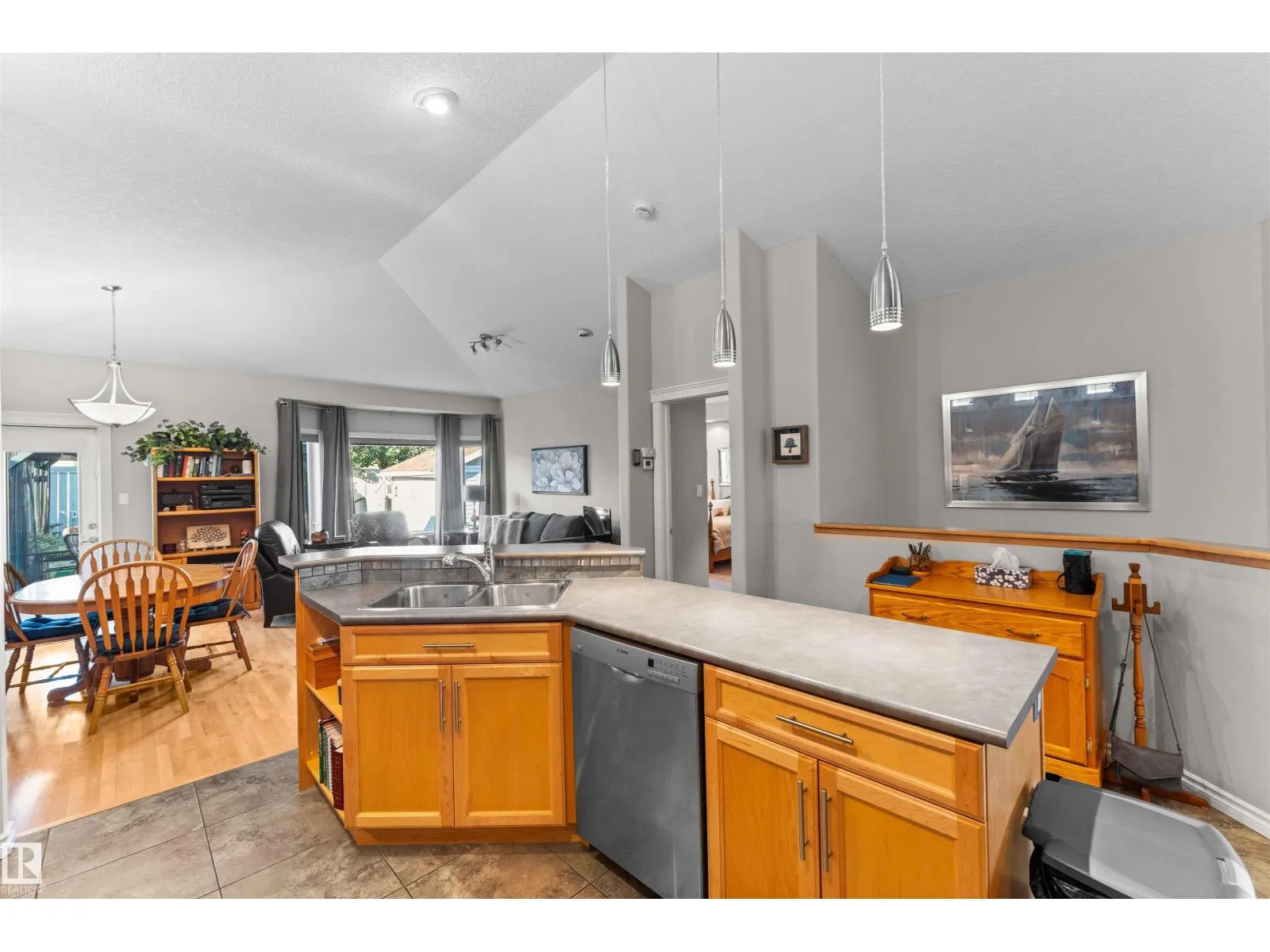 55 WILLOW WOOD LN