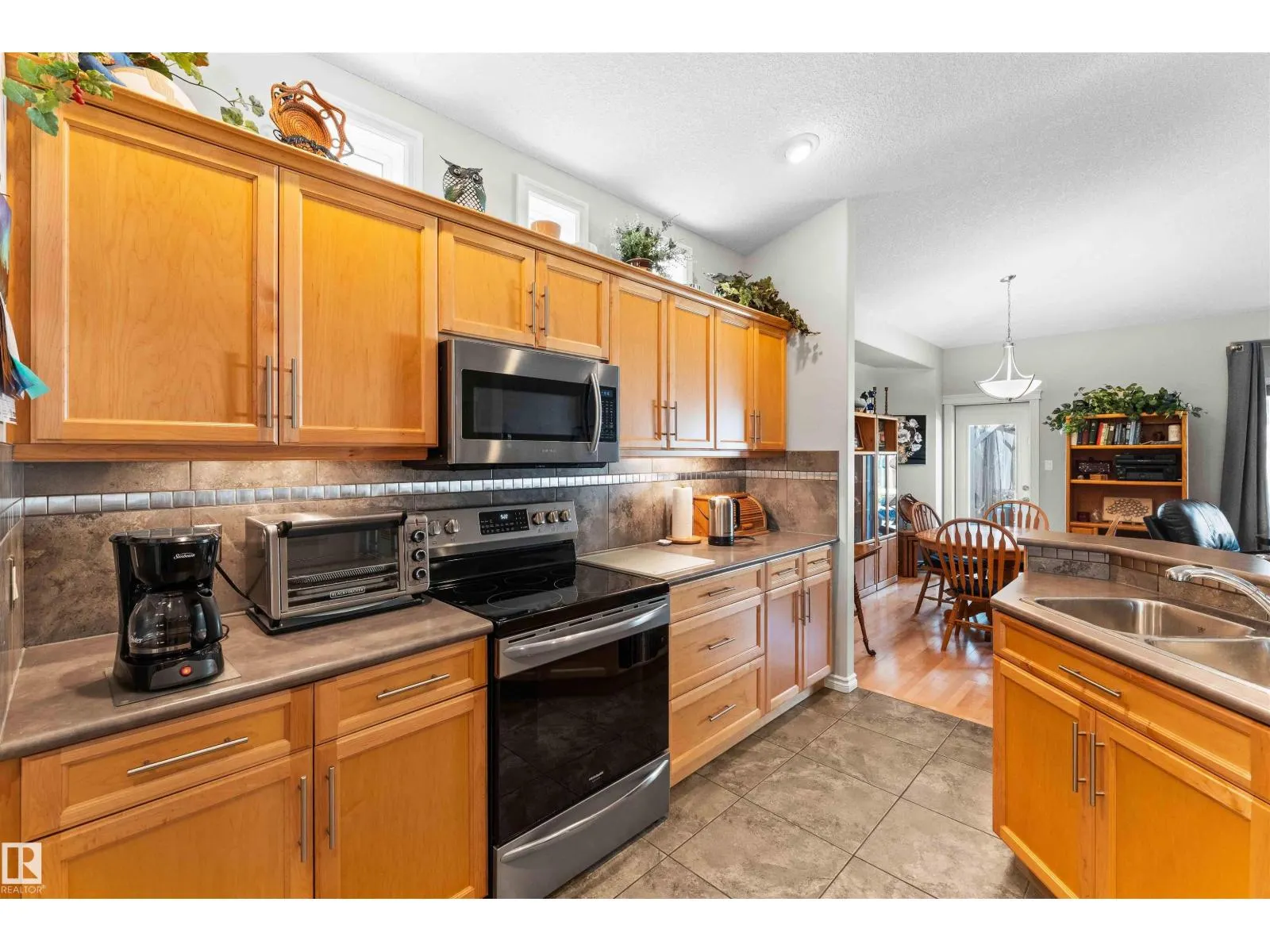 55 WILLOW WOOD LN