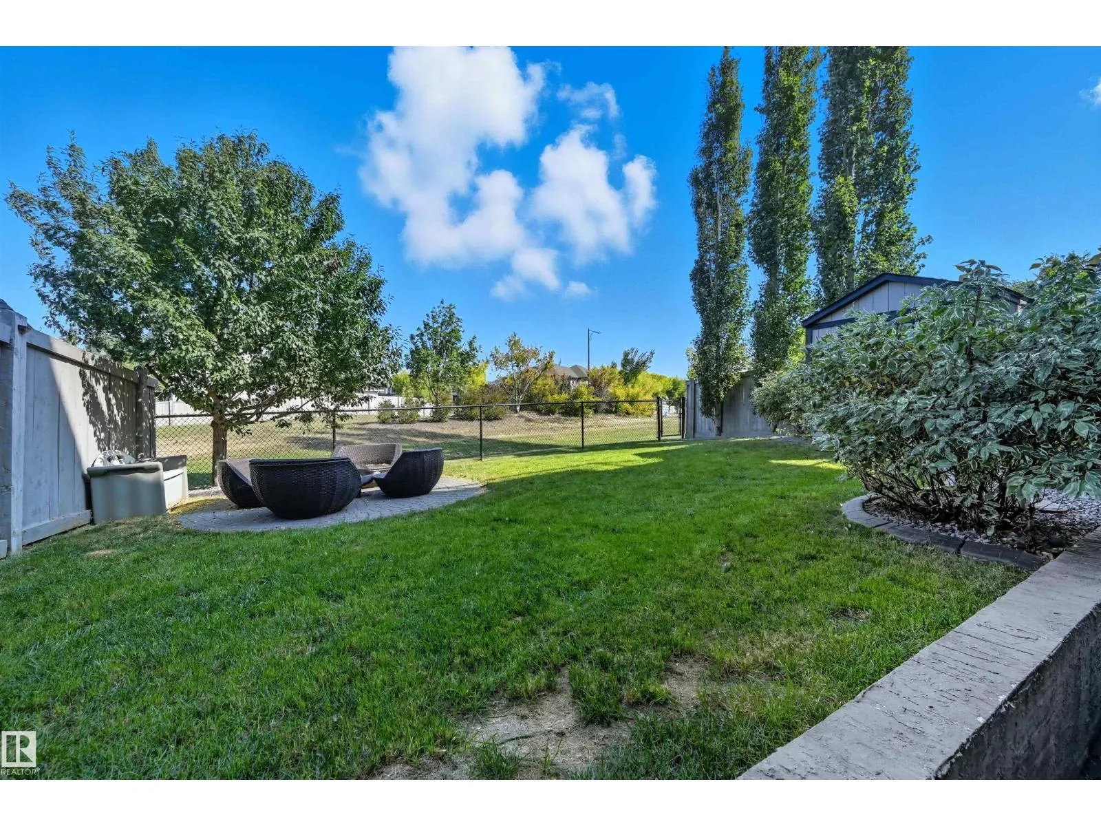 1806 ADAMSON PT SW