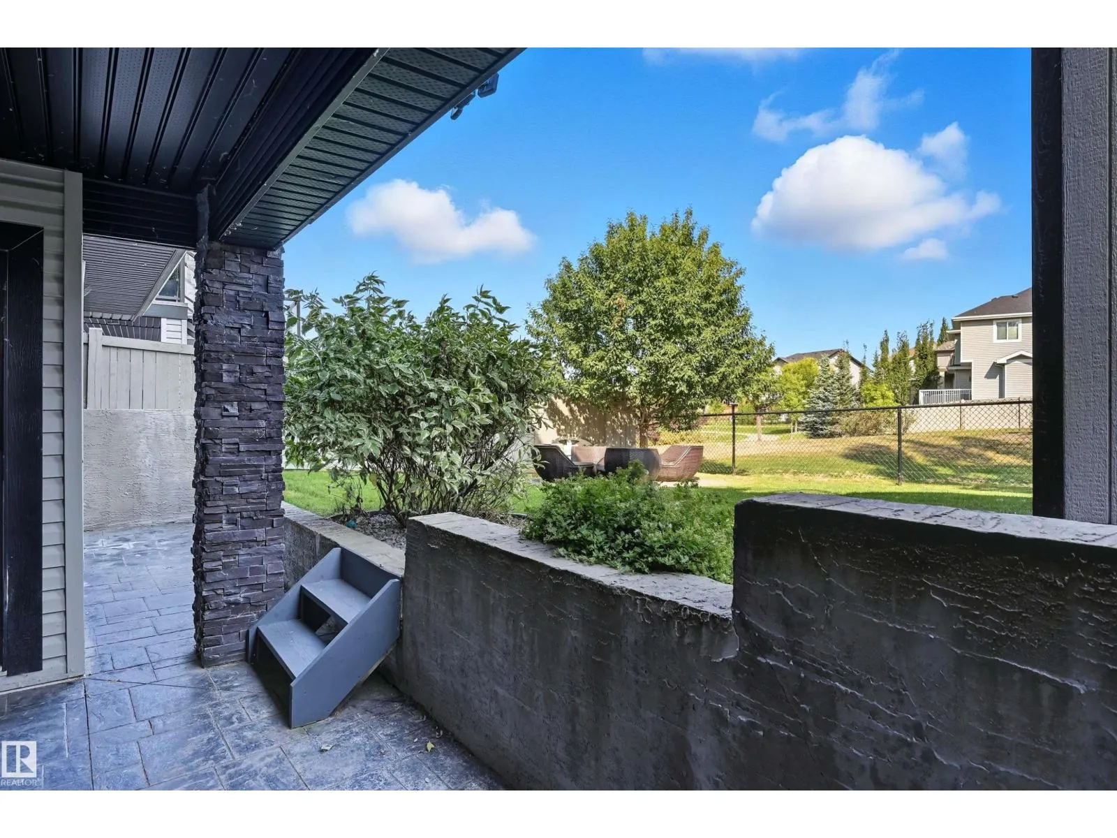 1806 ADAMSON PT SW