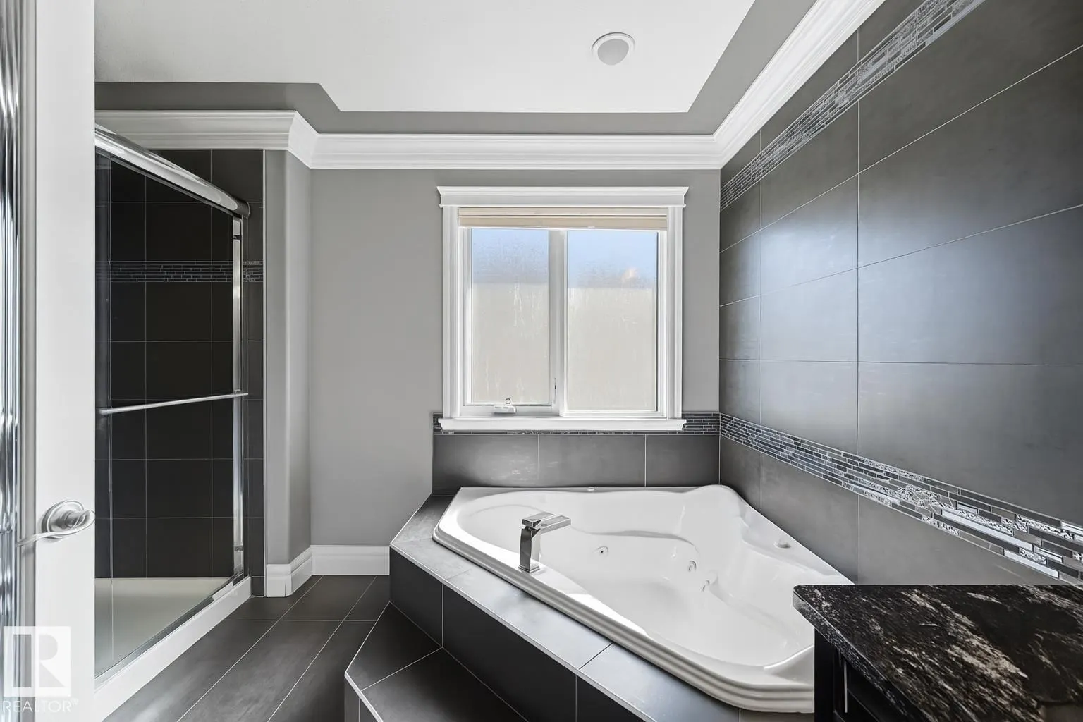 1806 ADAMSON PT SW