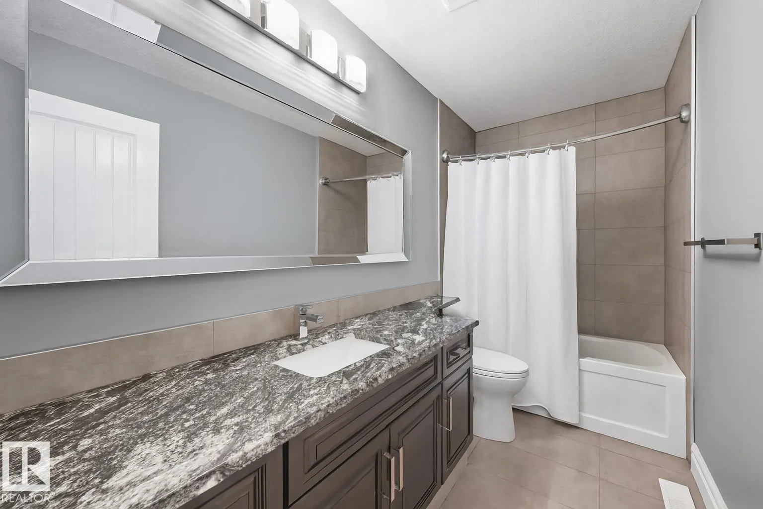 1806 ADAMSON PT SW