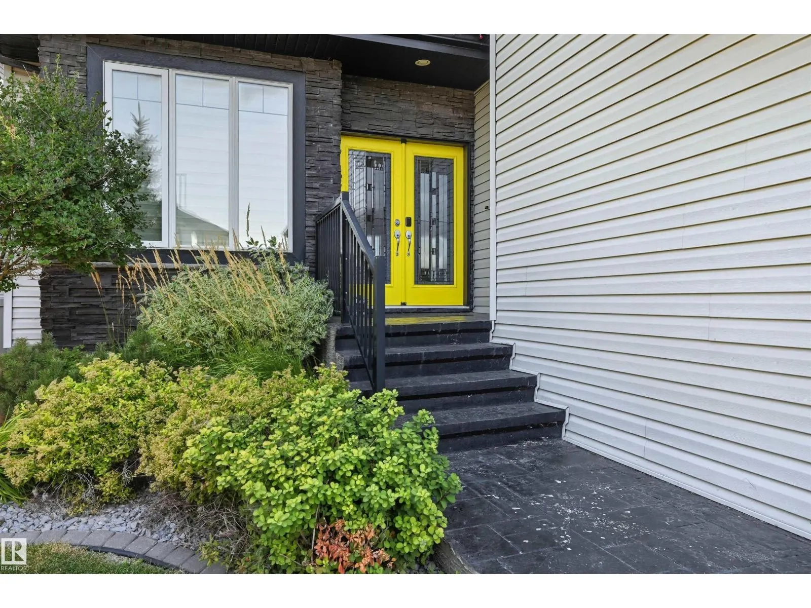 1806 ADAMSON PT SW