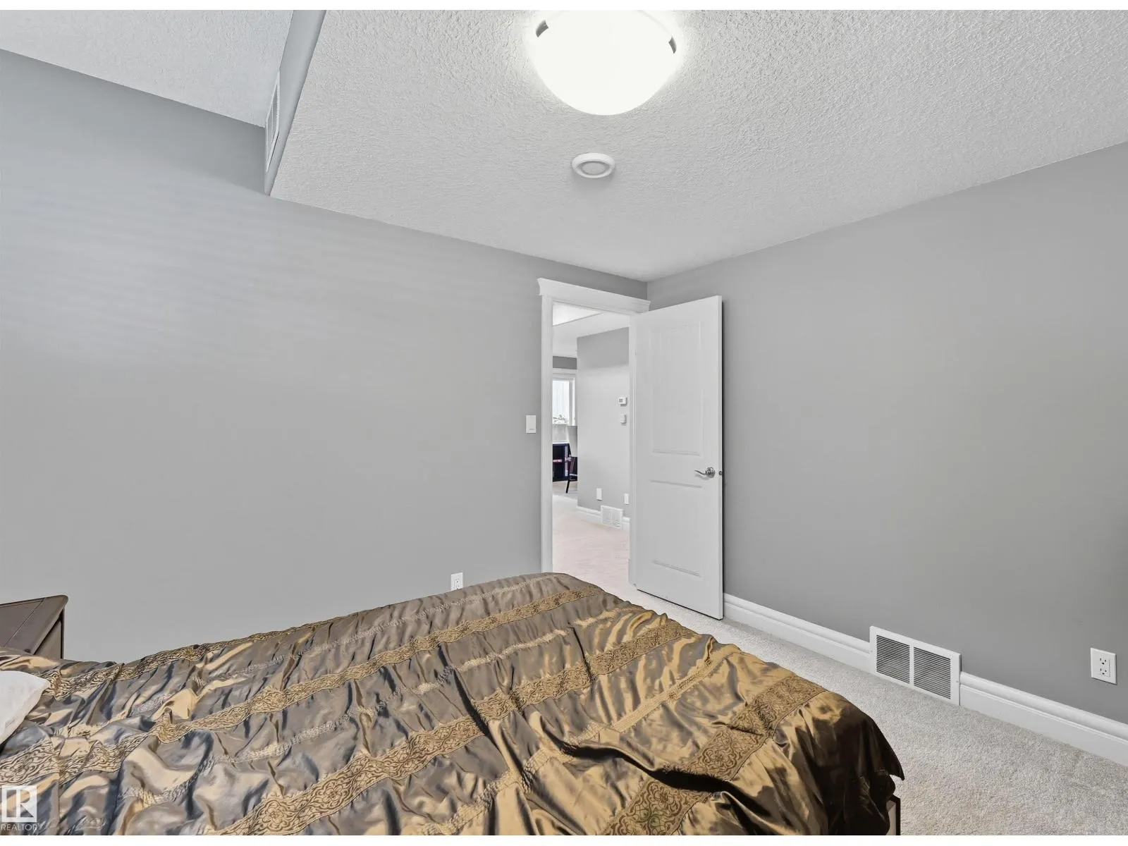 1806 ADAMSON PT SW