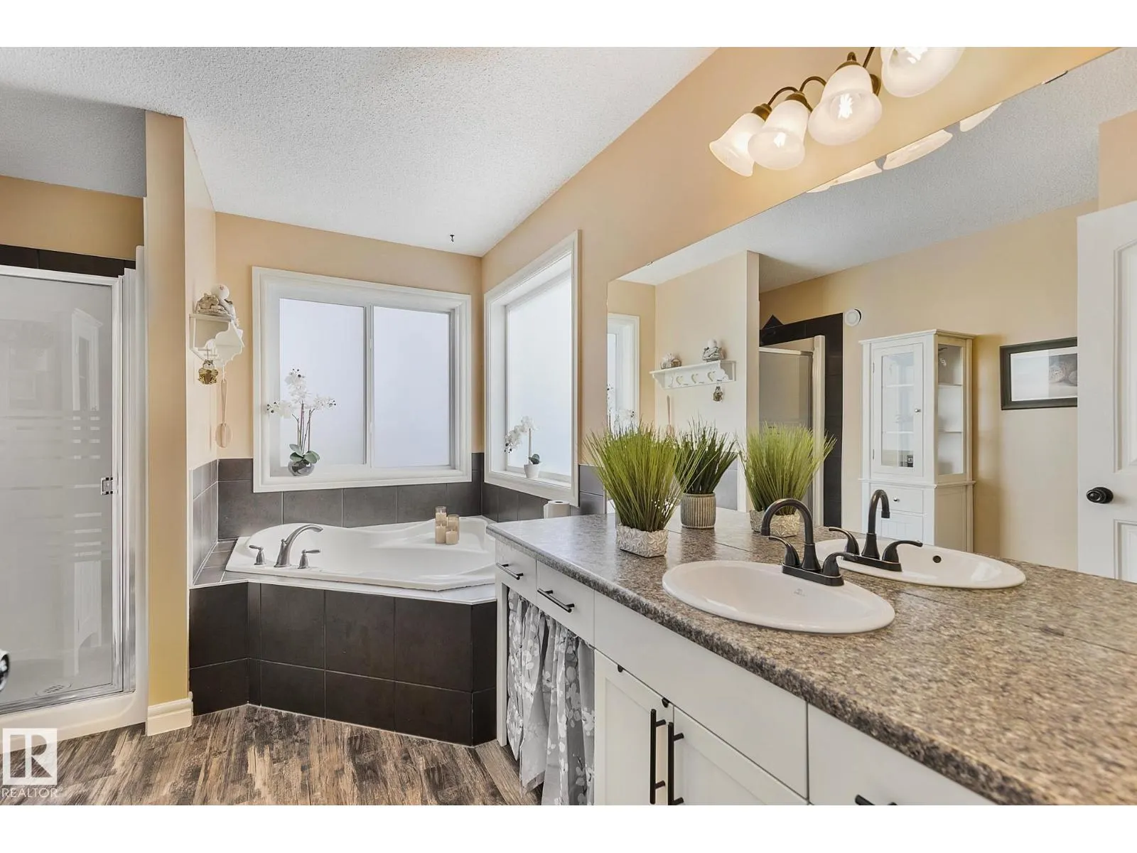 15 HARWOOD CO