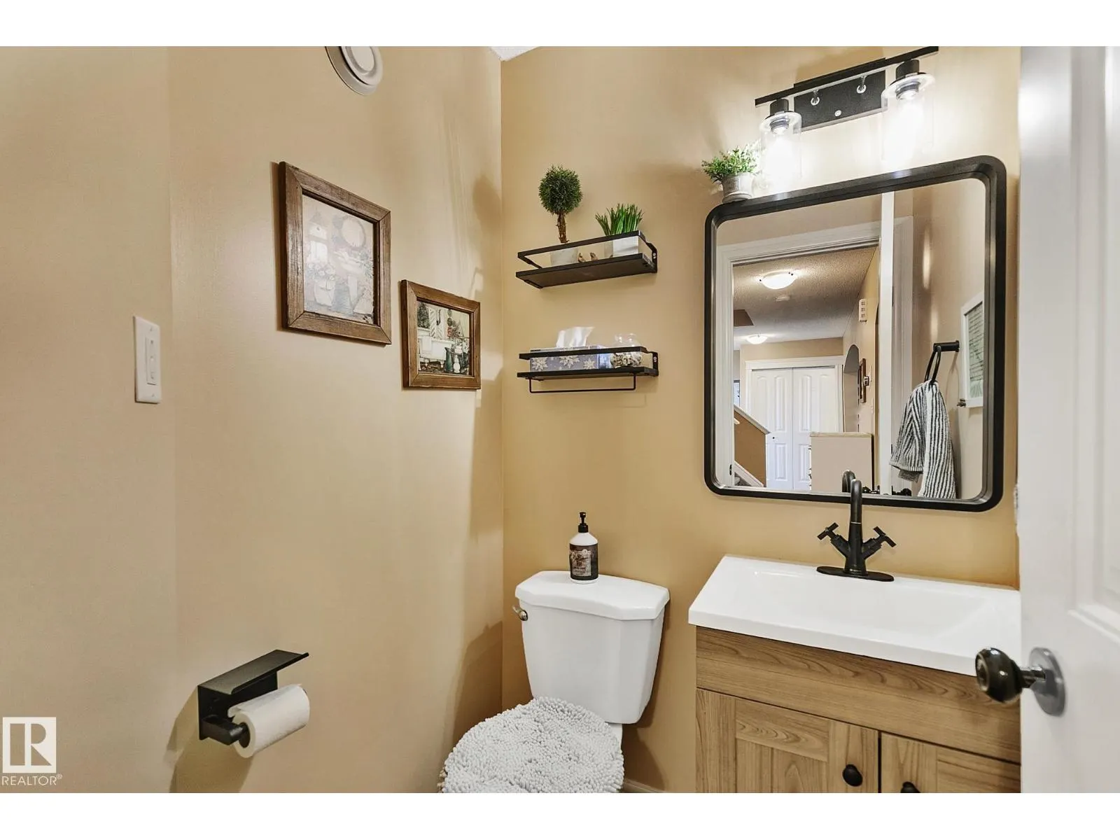 15 HARWOOD CO