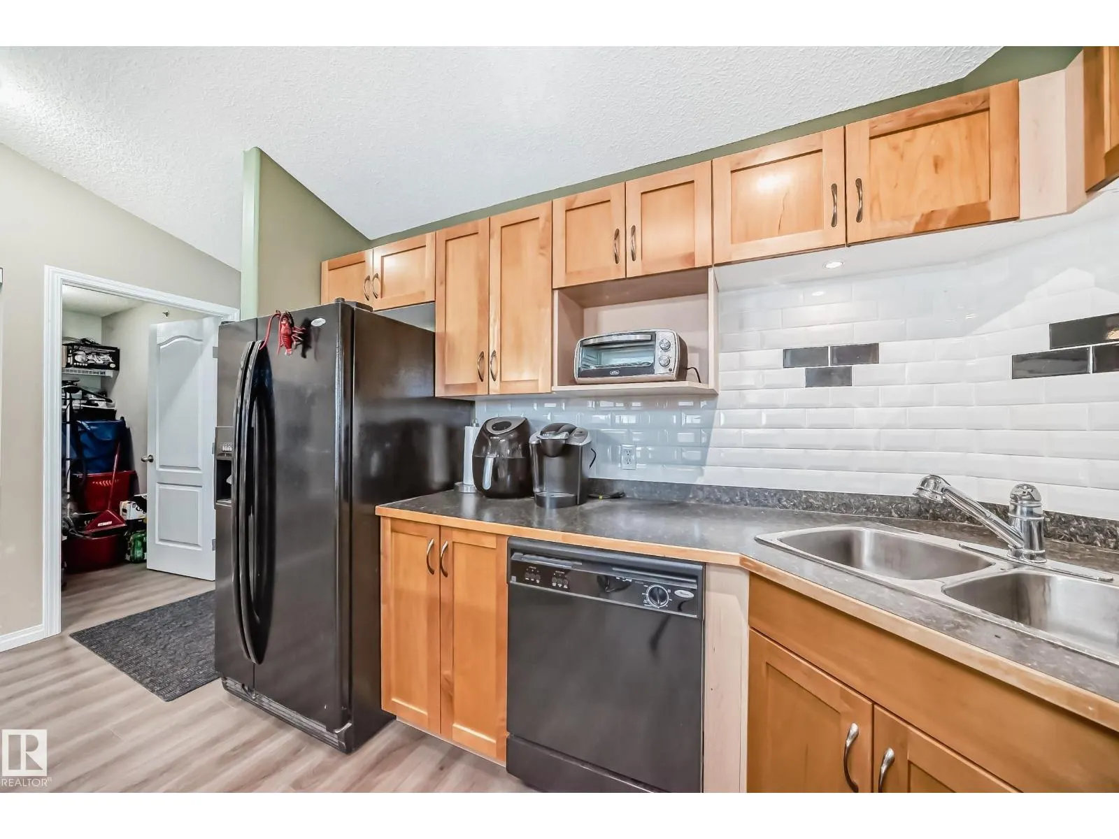 #403 5340 199 ST NW