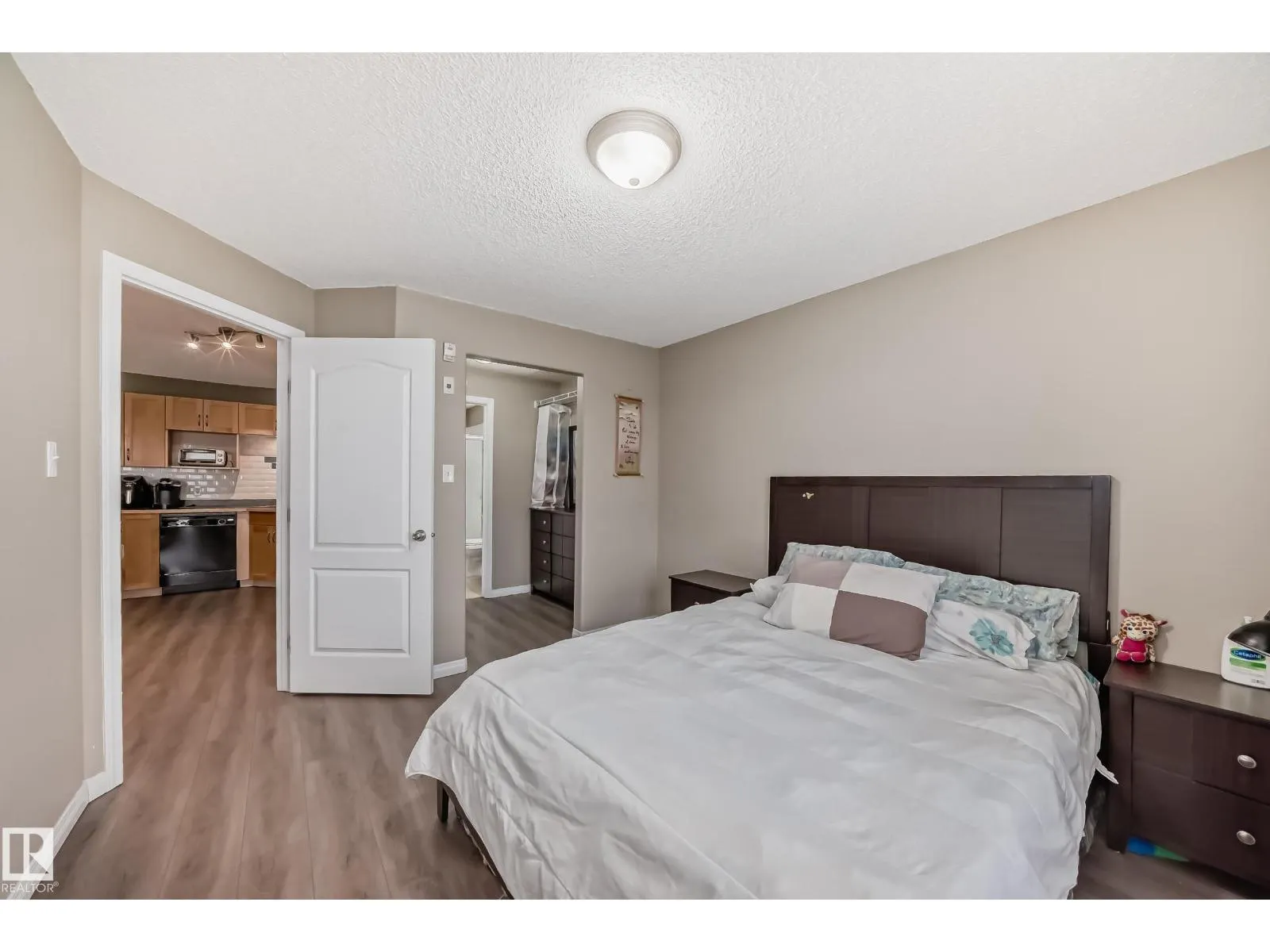 #403 5340 199 ST NW