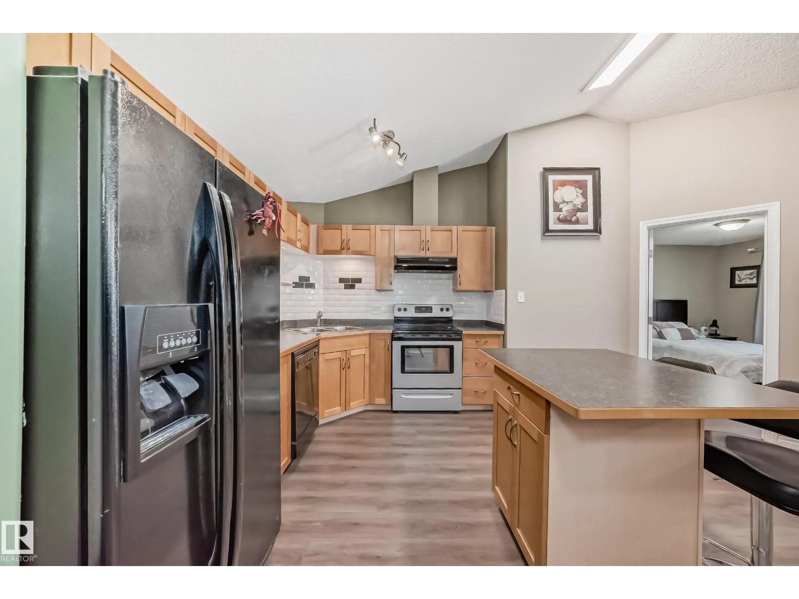 #403 5340 199 ST NW