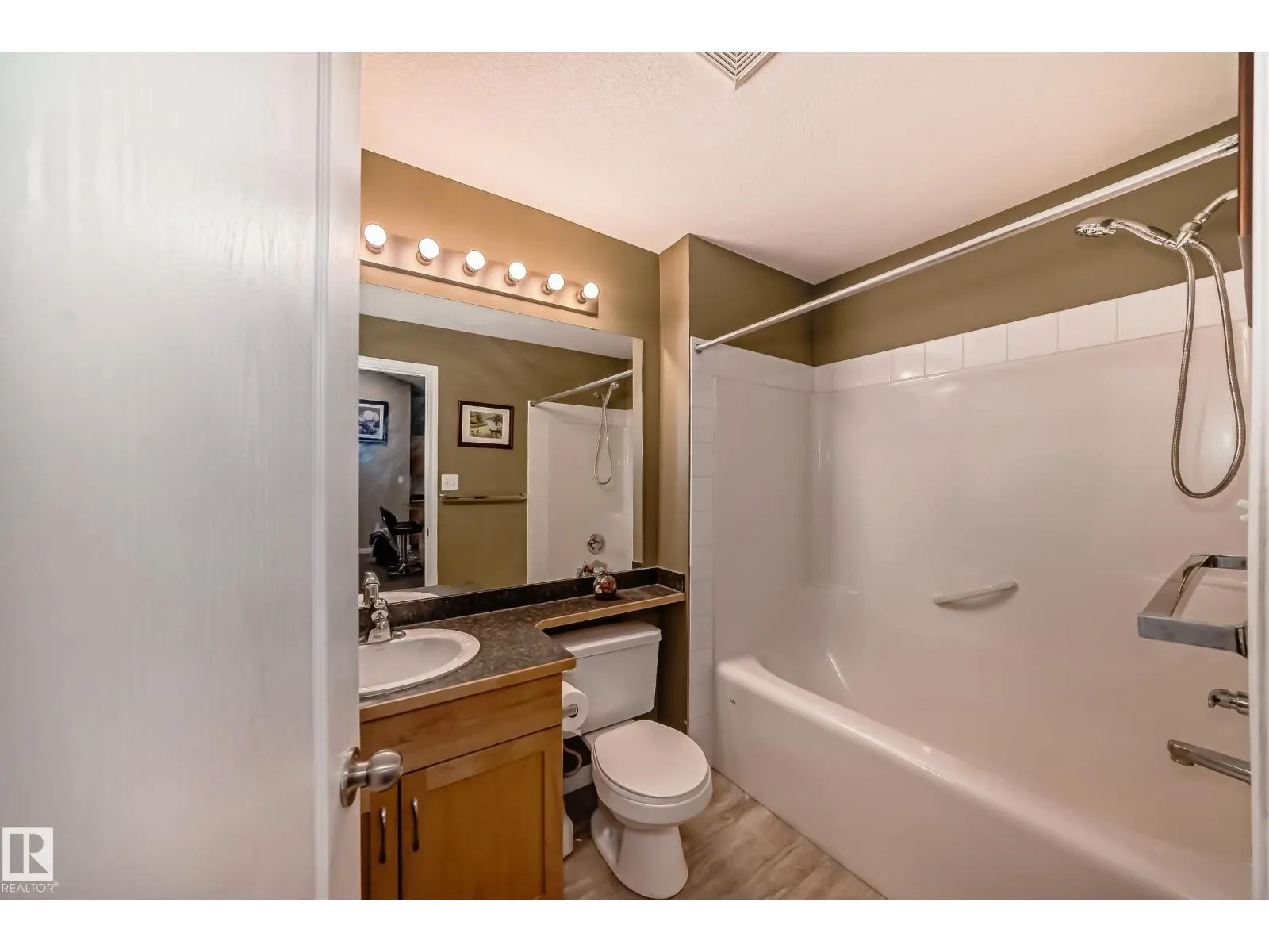 #403 5340 199 ST NW