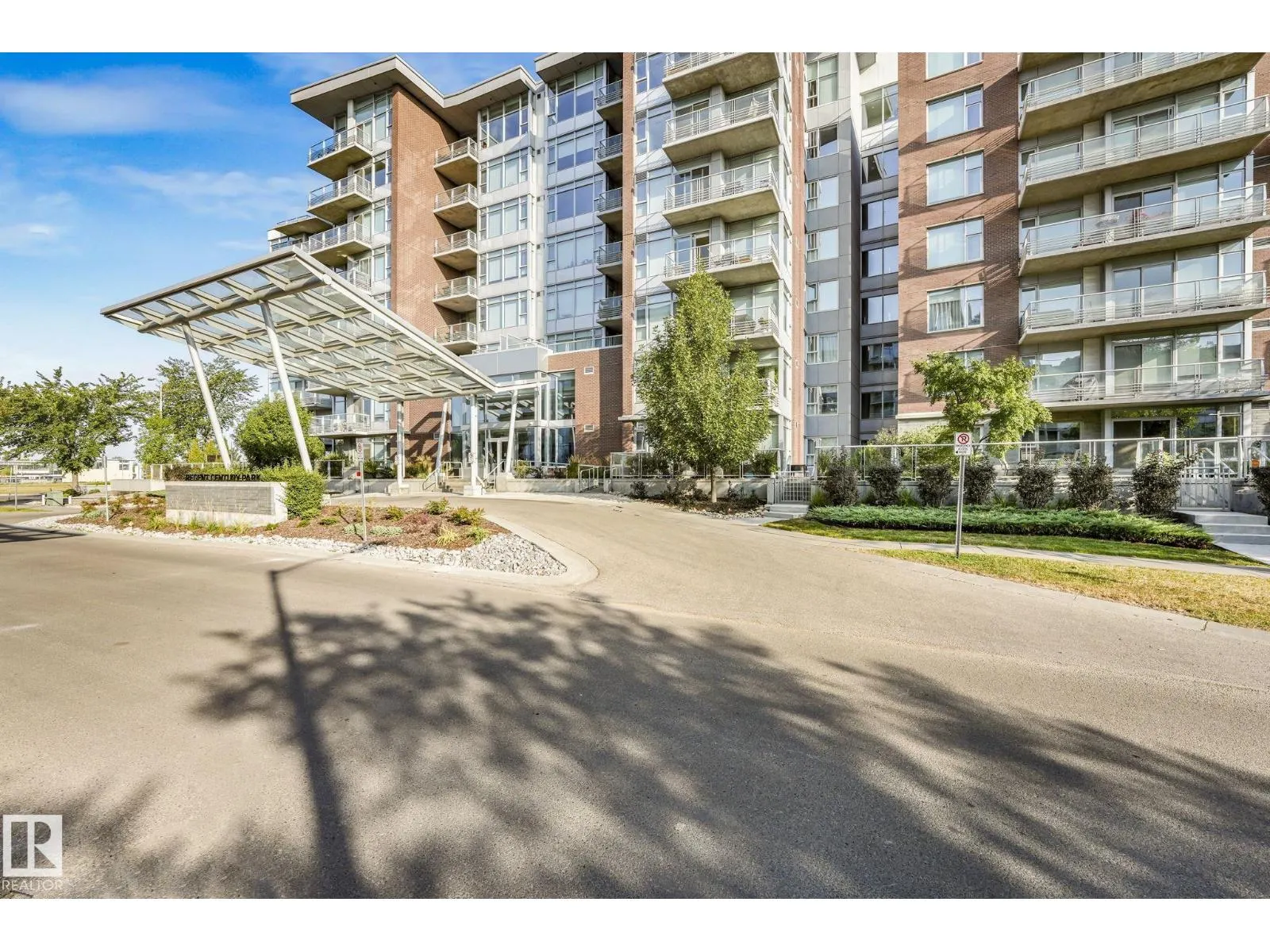 #706 2606 109 ST NW
