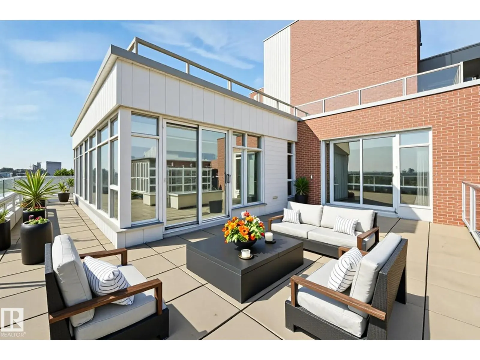 #706 2606 109 ST NW