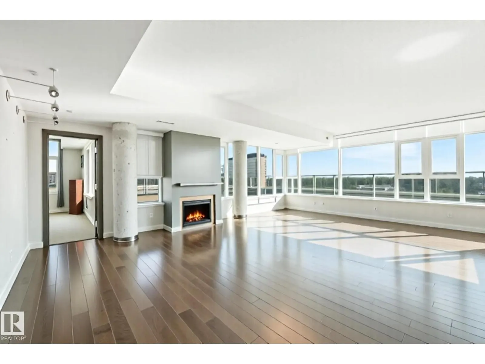 #706 2606 109 ST NW