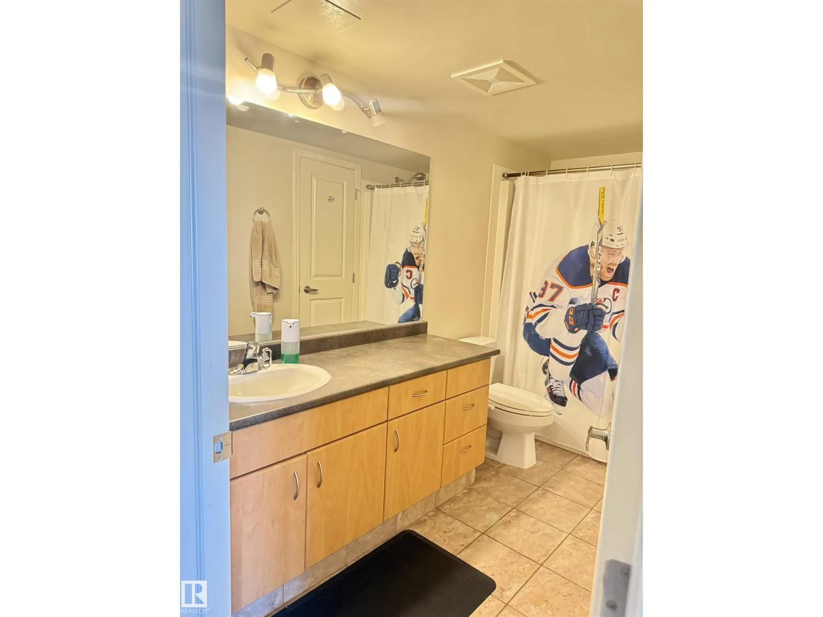 #1704 10180 104 ST NW