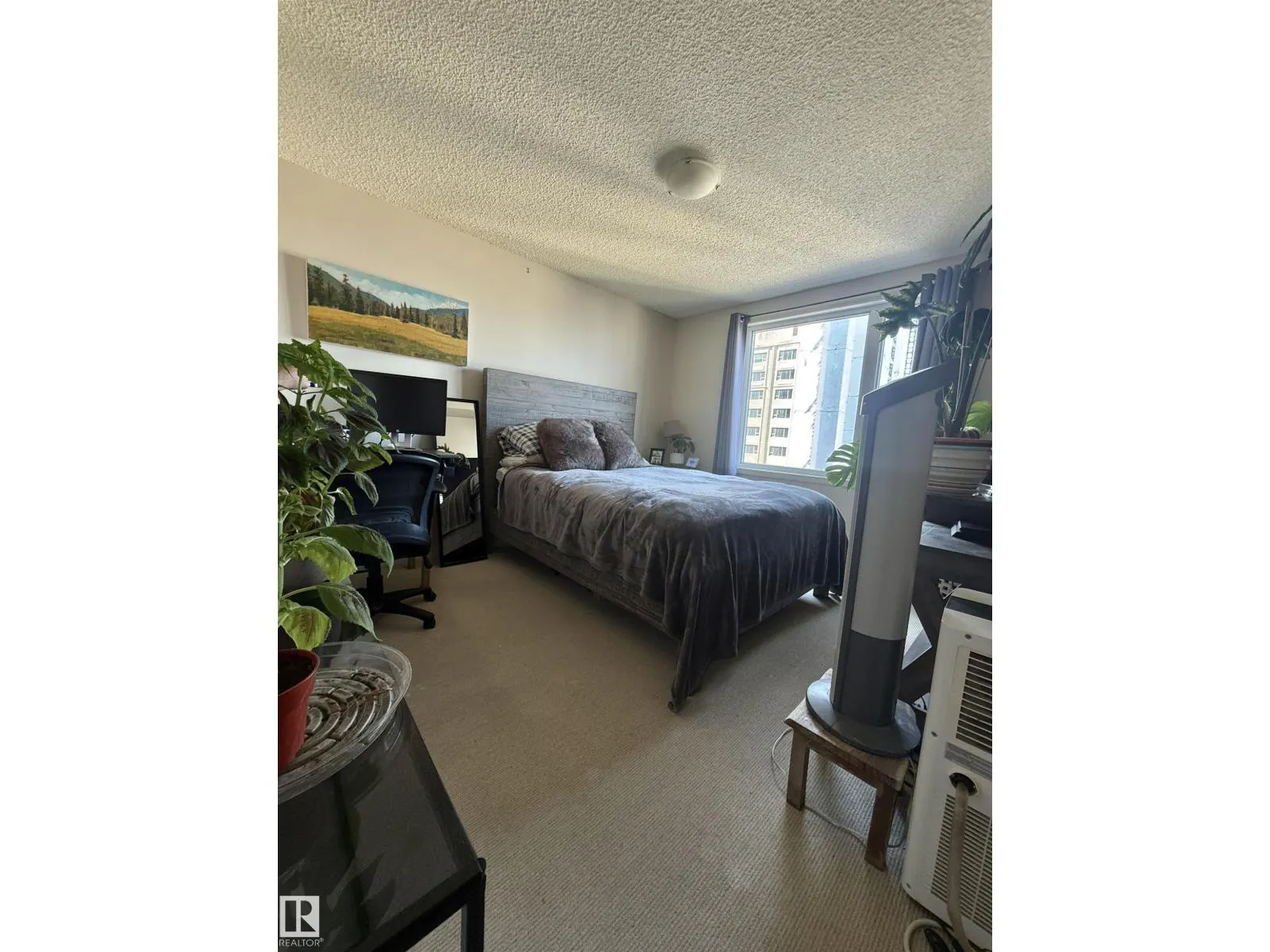 #1704 10180 104 ST NW