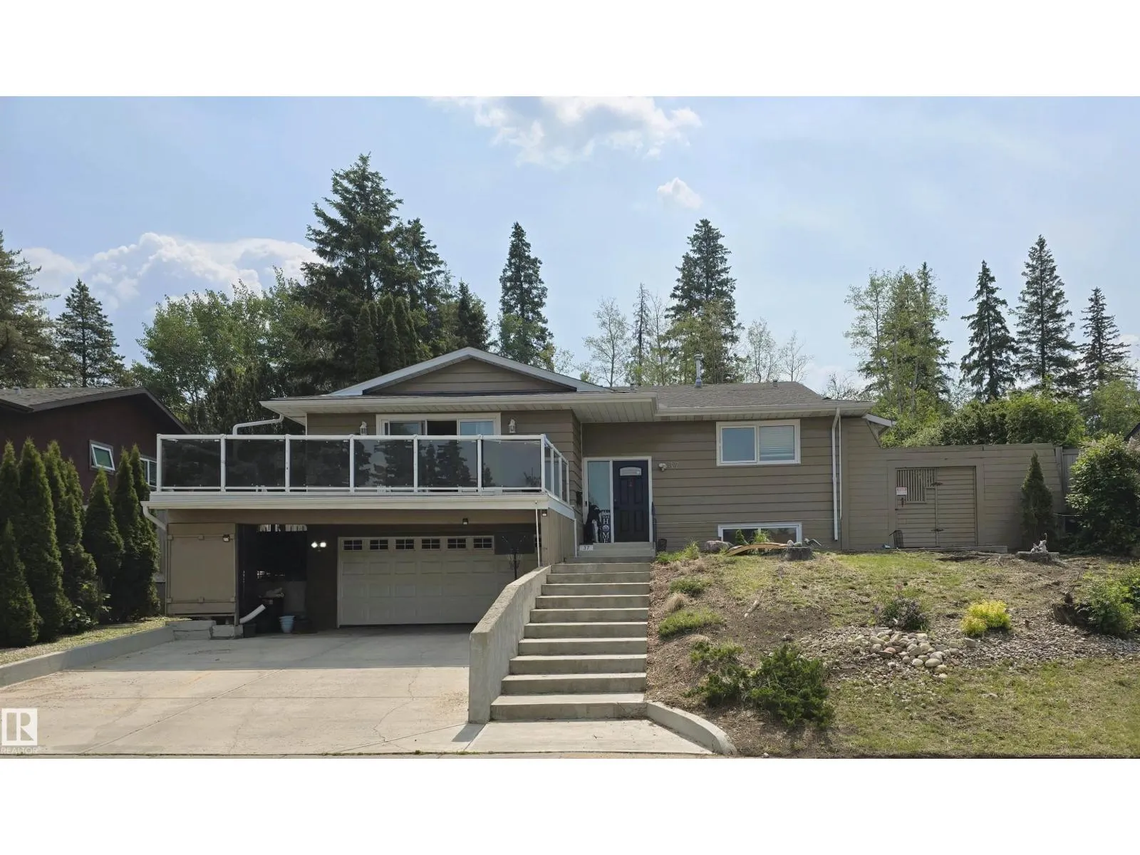 37 MANCHESTER DR