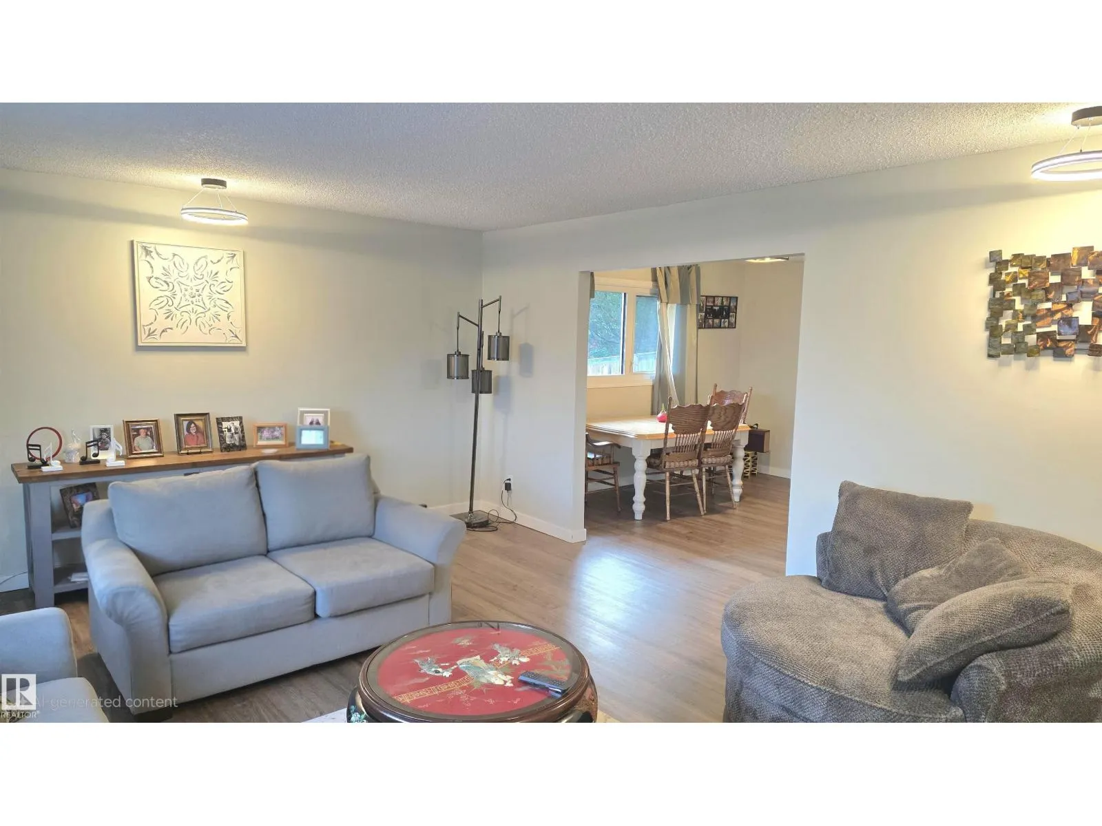 37 MANCHESTER DR