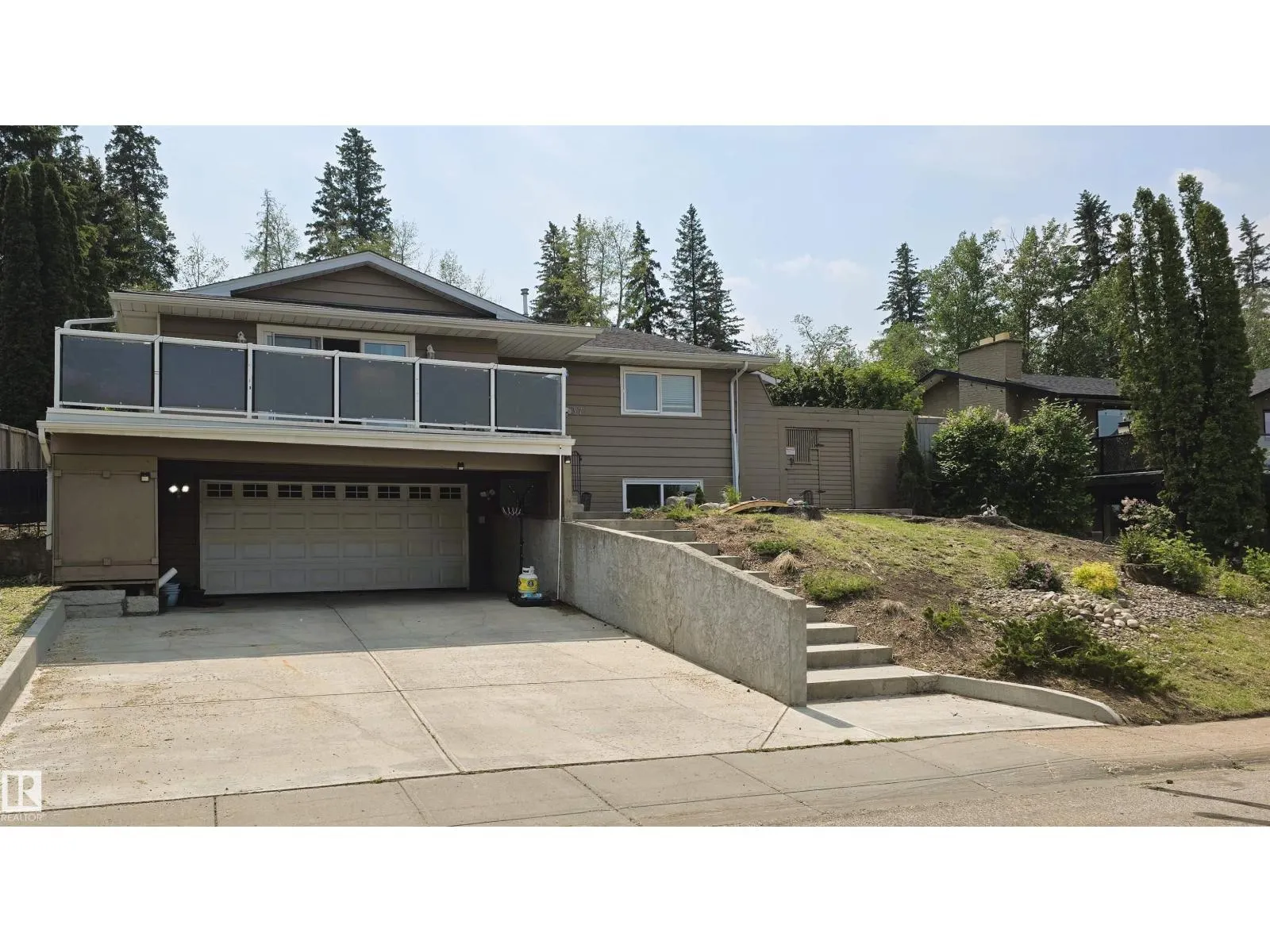 37 MANCHESTER DR