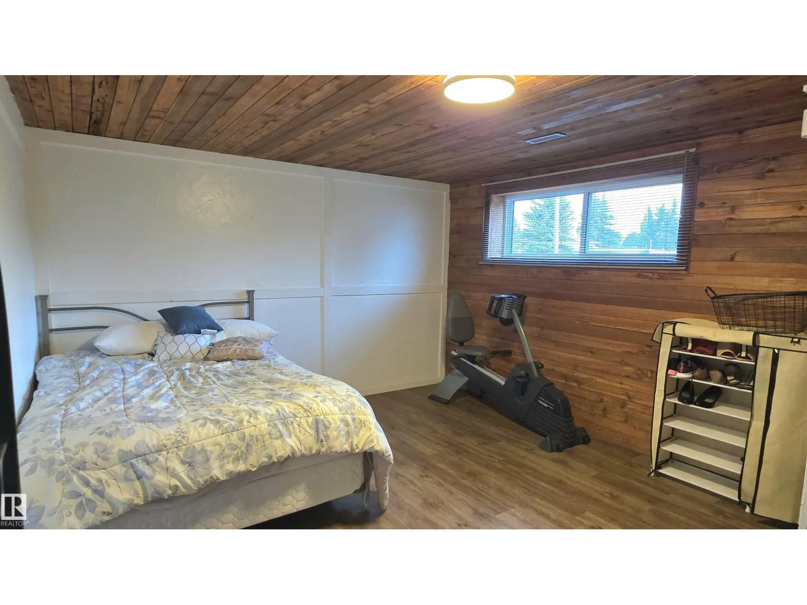 37 MANCHESTER DR