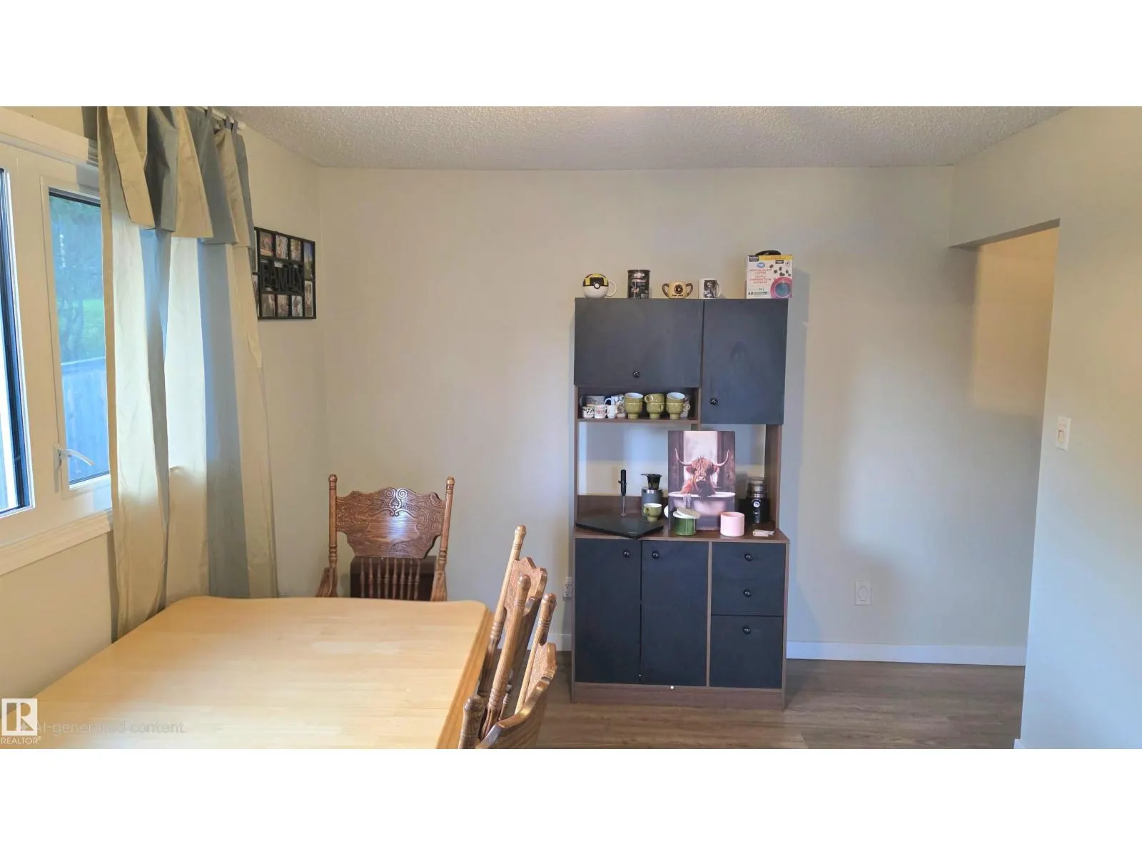 37 MANCHESTER DR