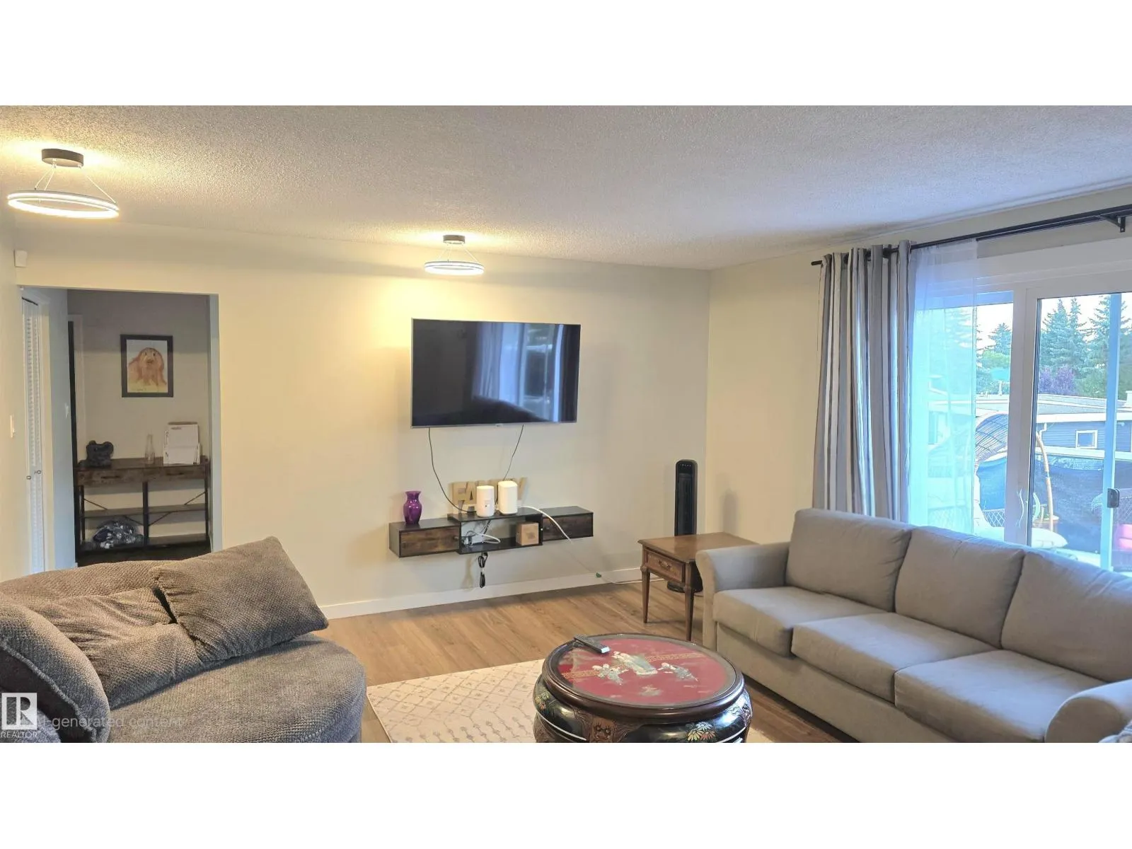 37 MANCHESTER DR