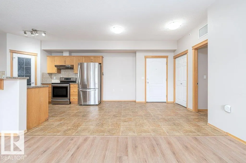 #407 45 INGLEWOOD DR