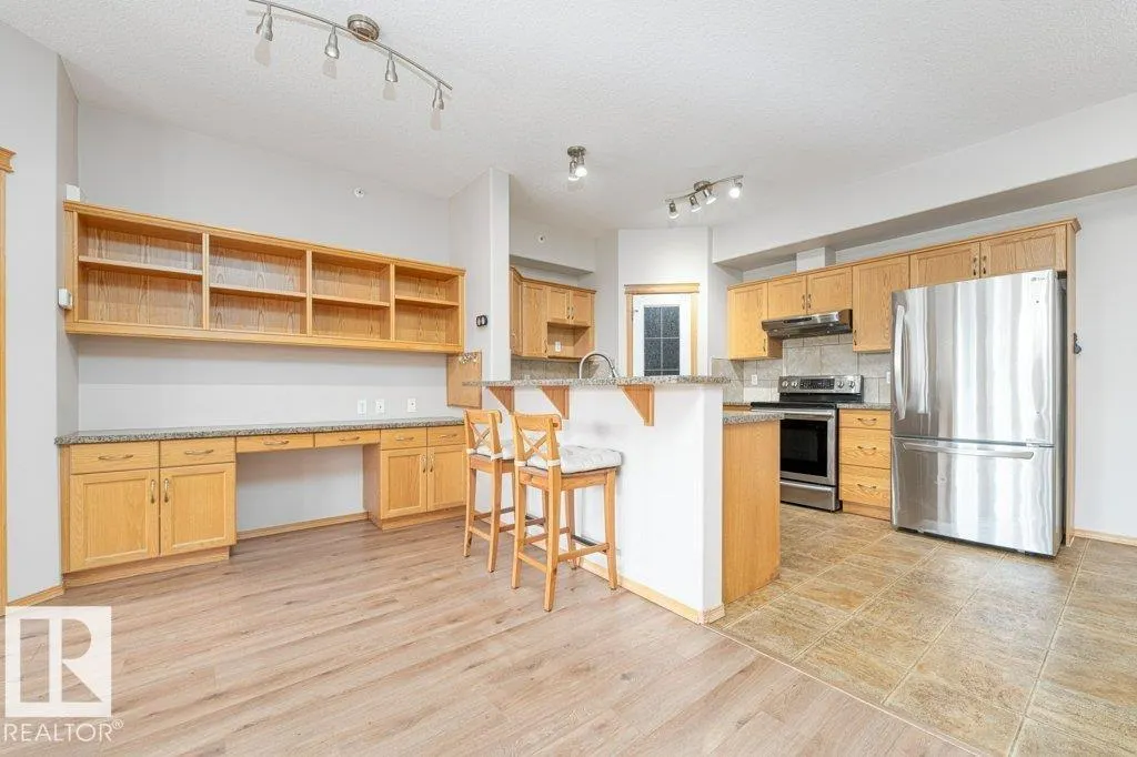 #407 45 INGLEWOOD DR