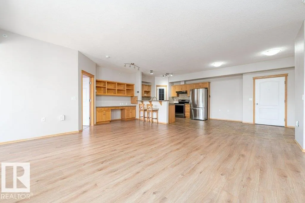#407 45 INGLEWOOD DR