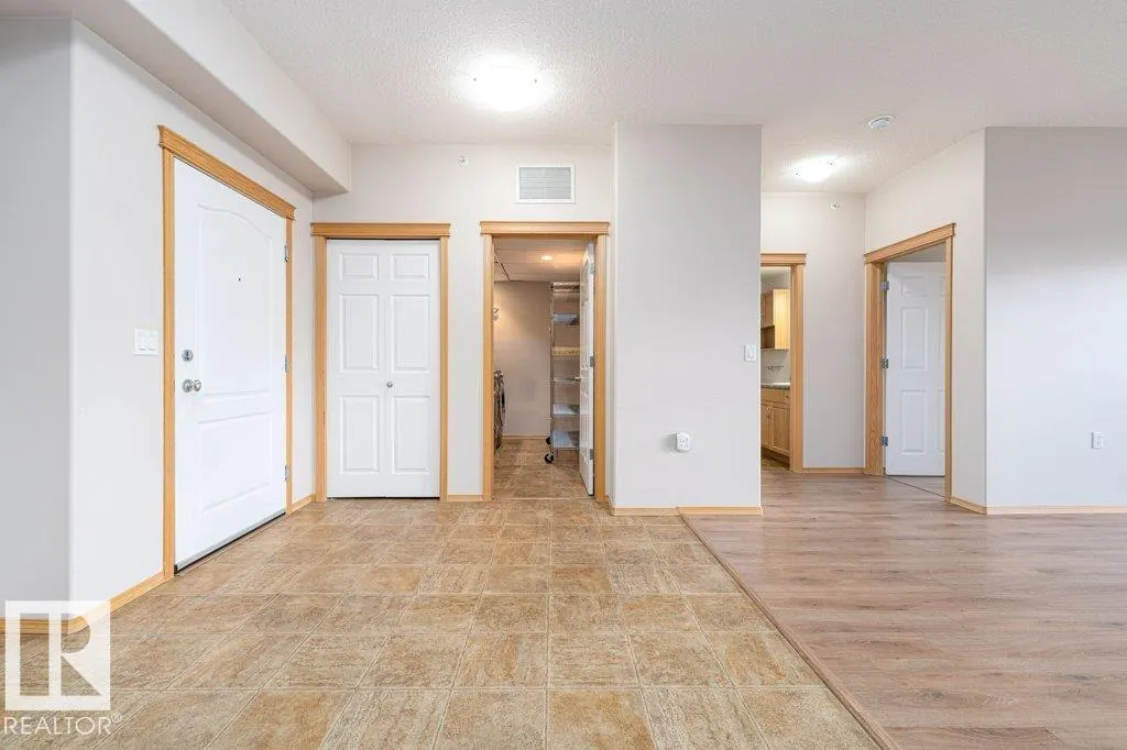 #407 45 INGLEWOOD DR