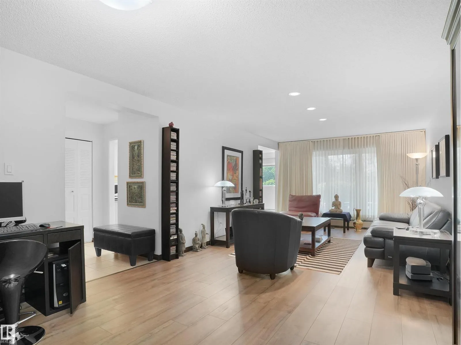 #102 4404 122 ST NW