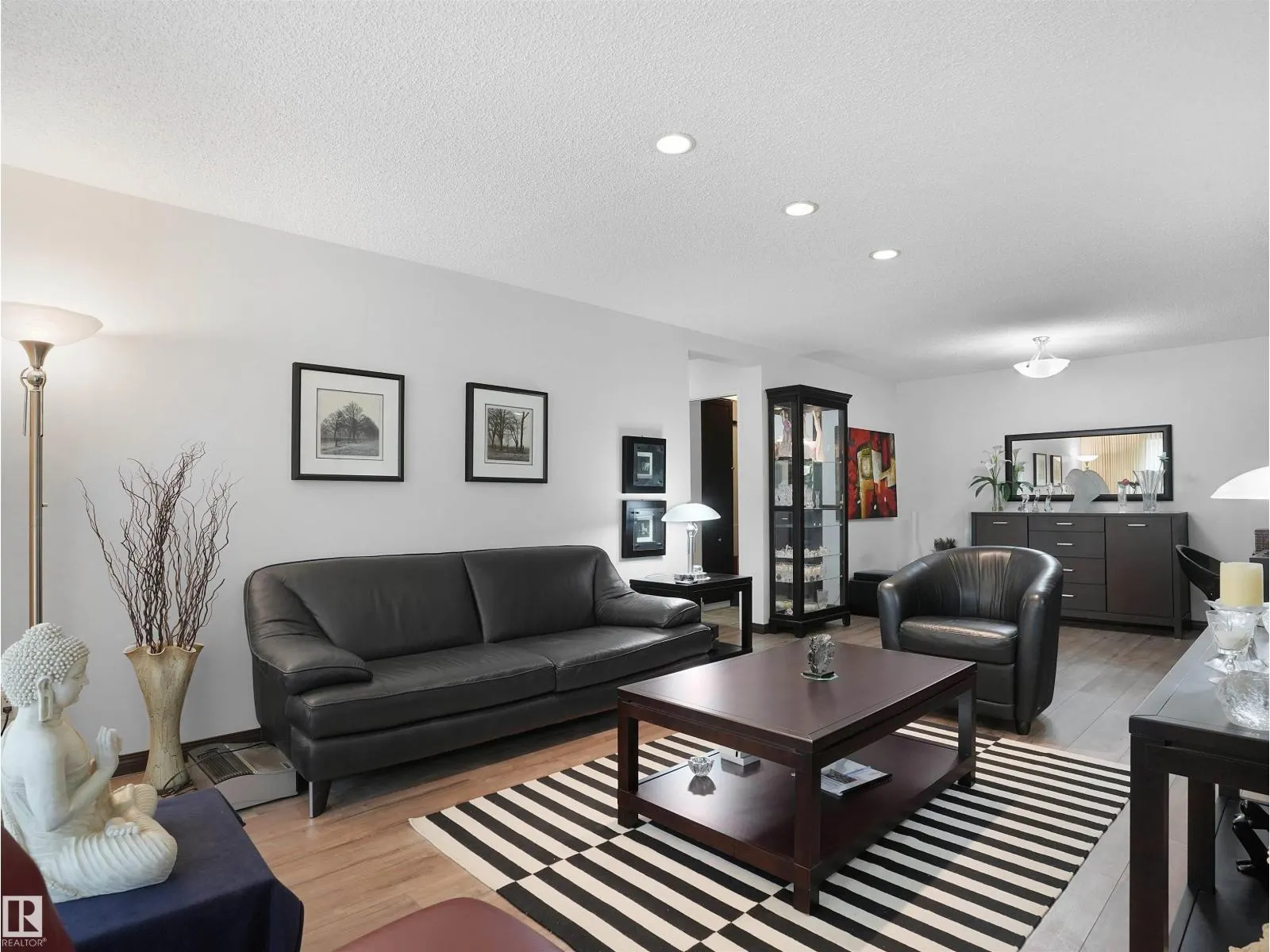 #102 4404 122 ST NW