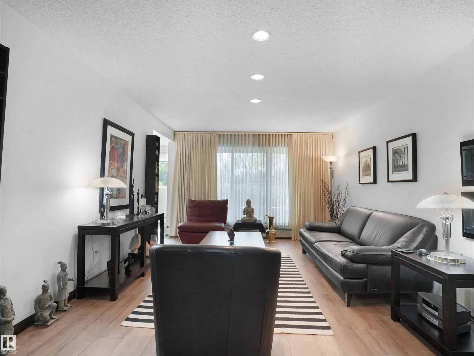 #102 4404 122 ST NW