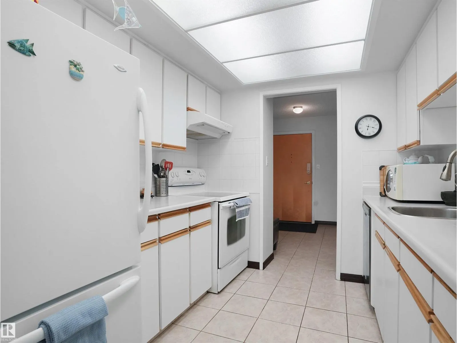#102 4404 122 ST NW