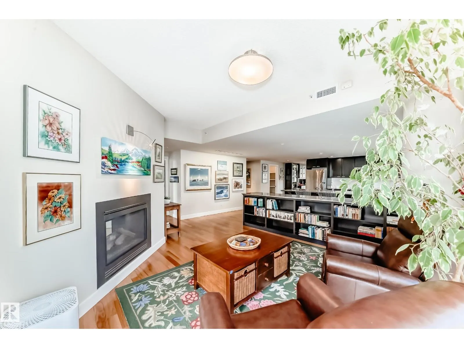 #404 10028 119 ST NW