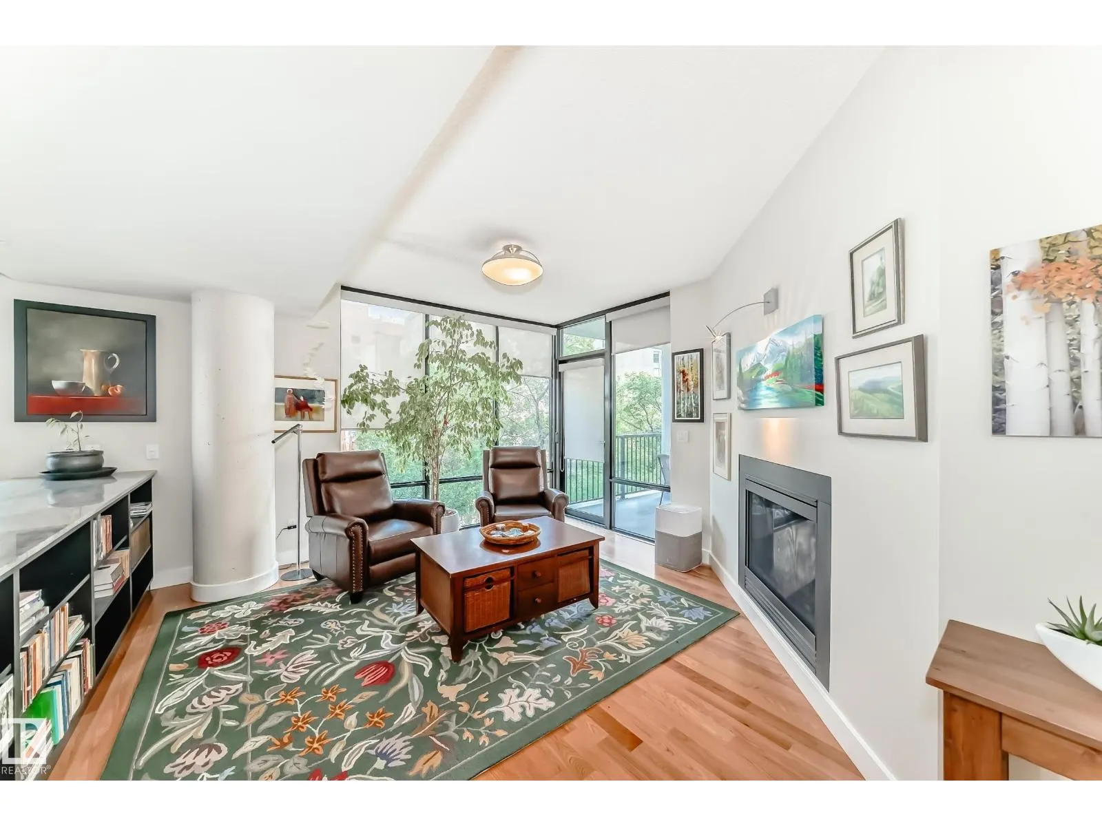 #404 10028 119 ST NW