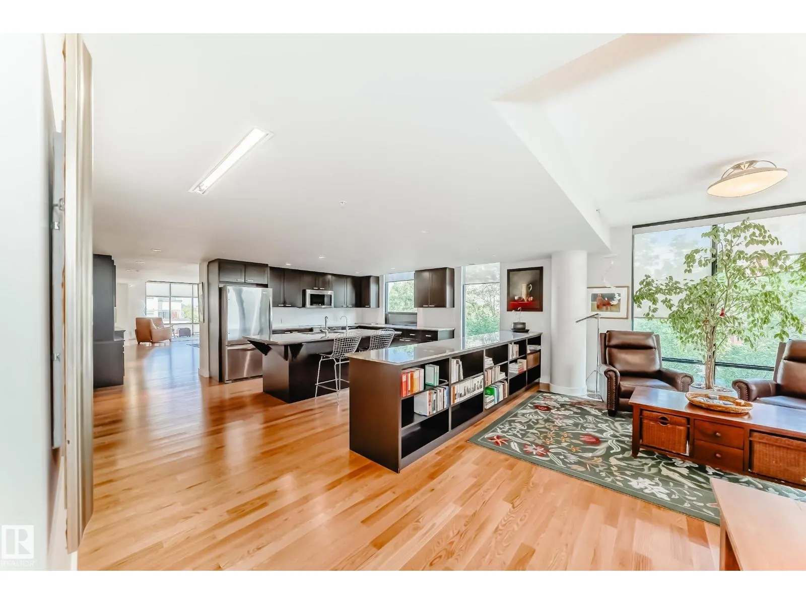#404 10028 119 ST NW