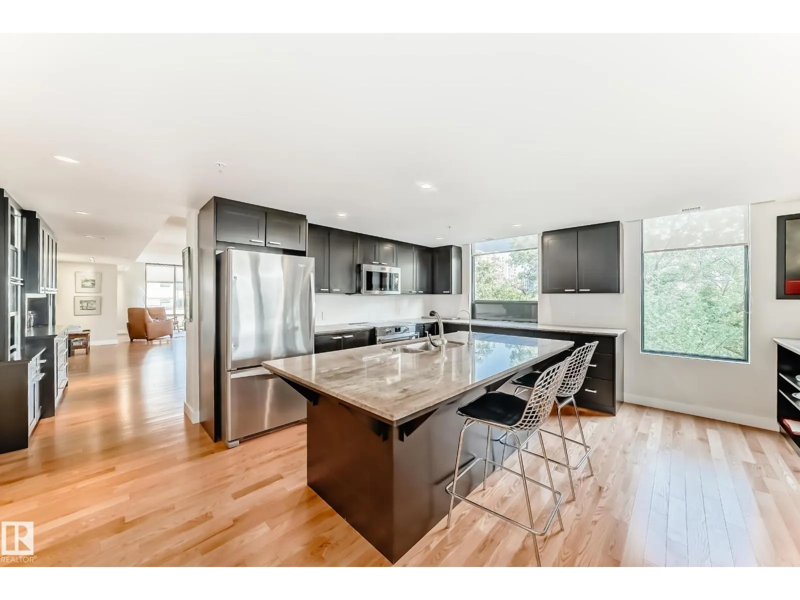 #404 10028 119 ST NW