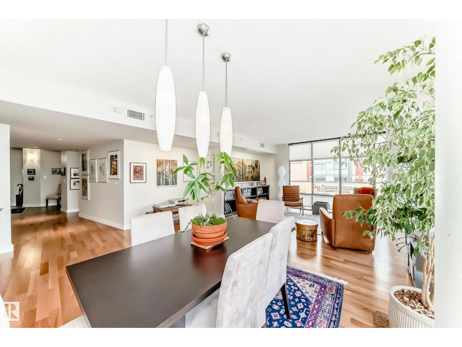 #404 10028 119 ST NW