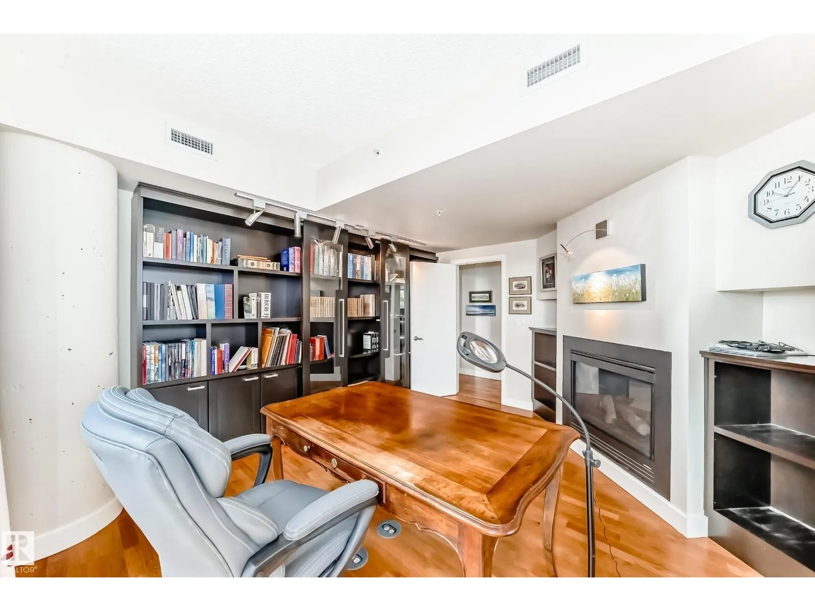 #404 10028 119 ST NW