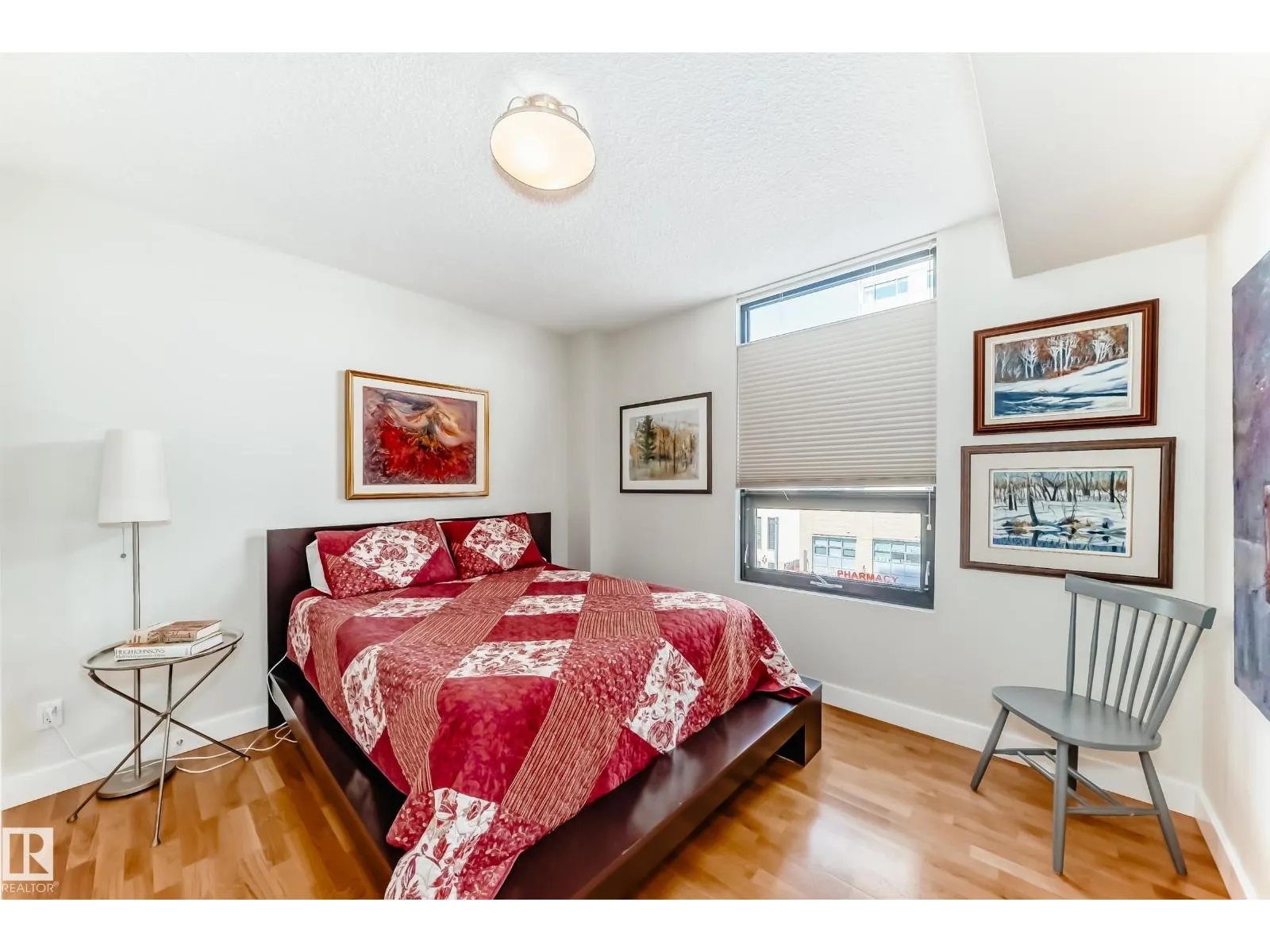 #404 10028 119 ST NW