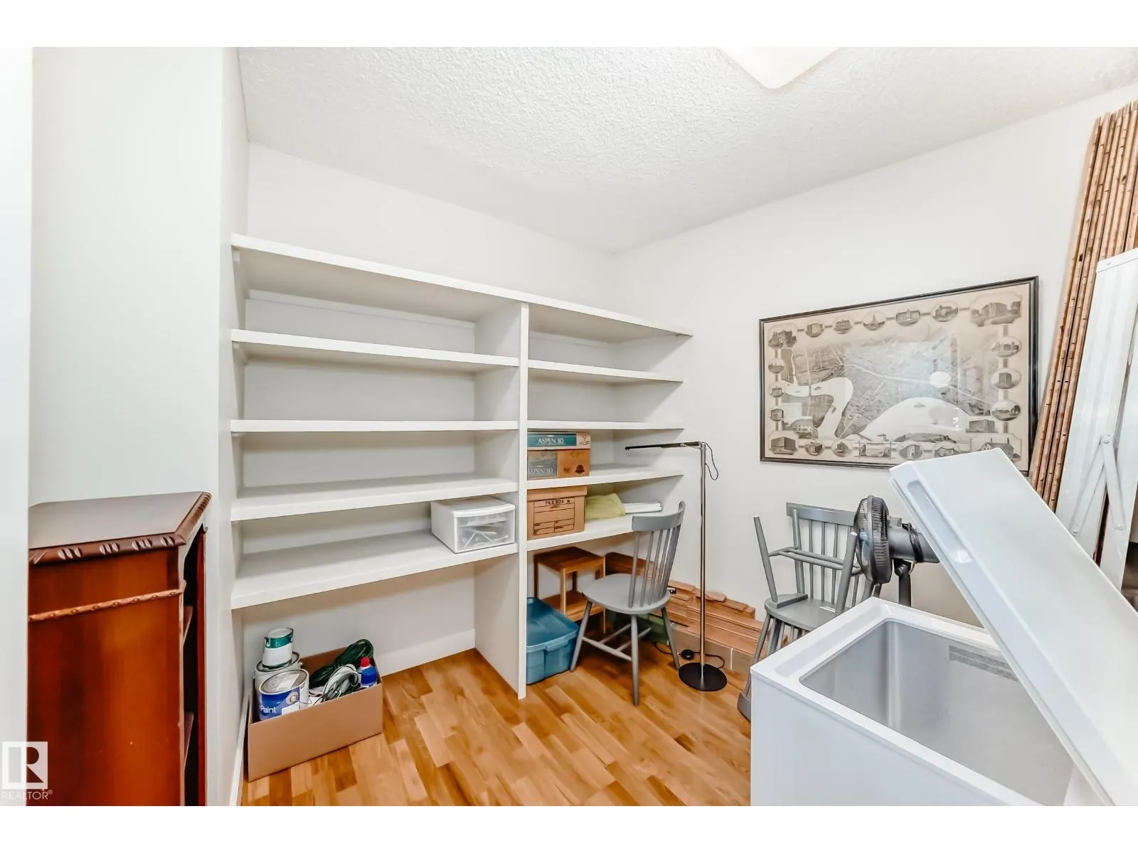 #404 10028 119 ST NW