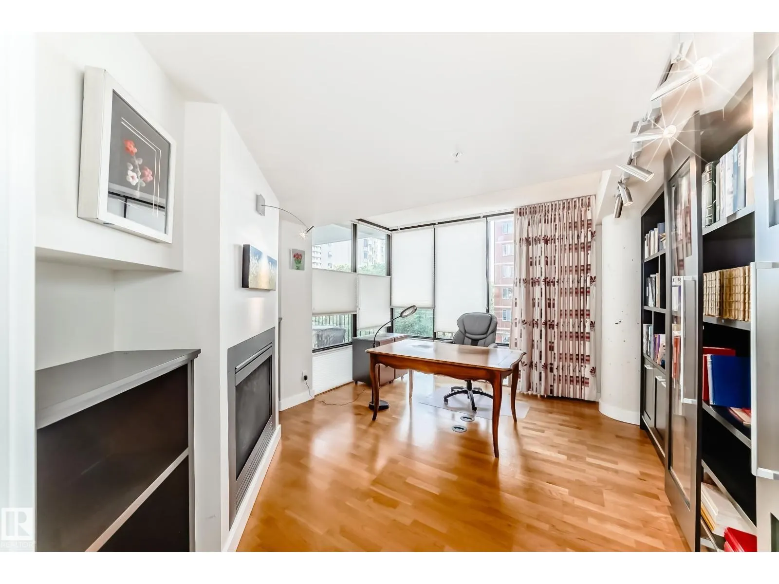 #404 10028 119 ST NW